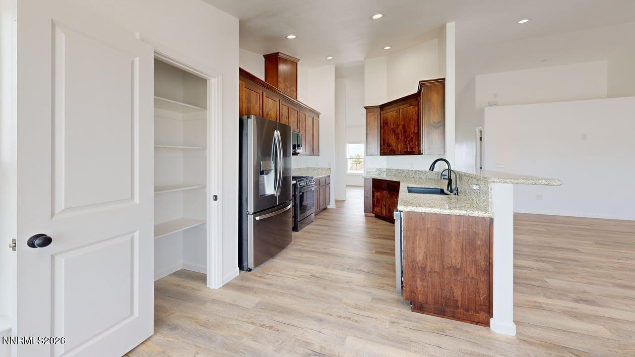 6286 Westwind Way Property Photo 9