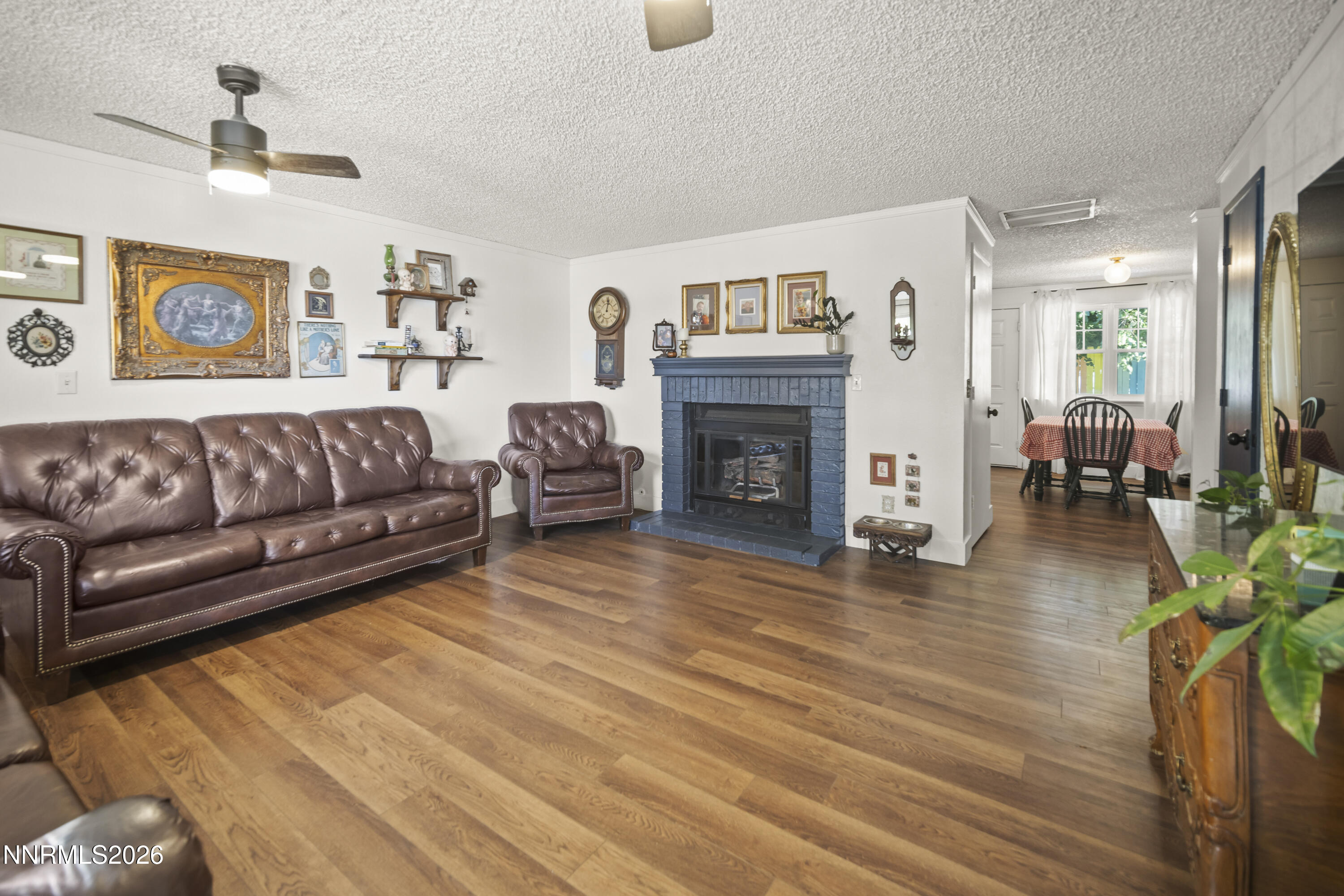 370 Aspen Way Property Photo 4