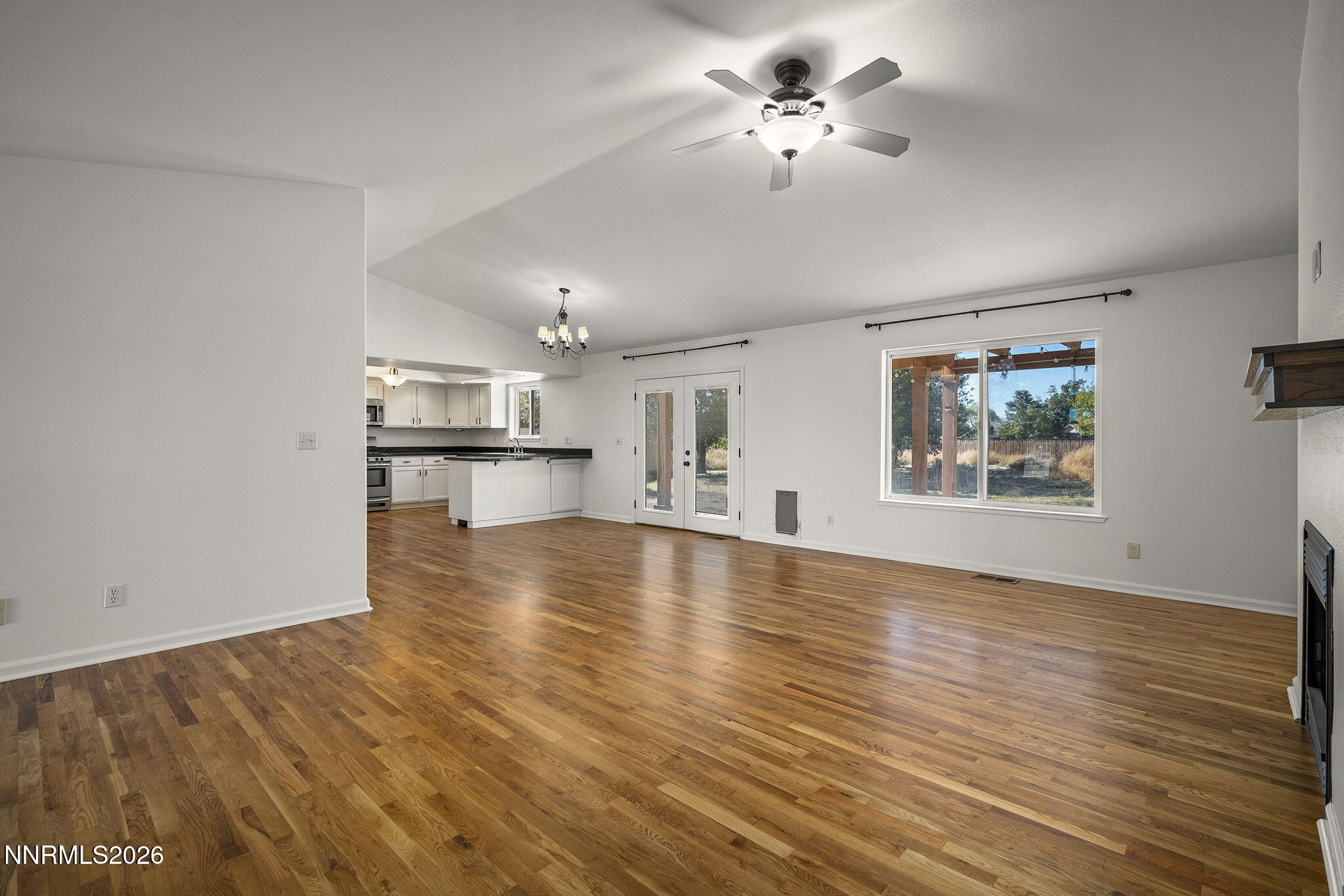 1075 Penelope Drive Property Photo 3