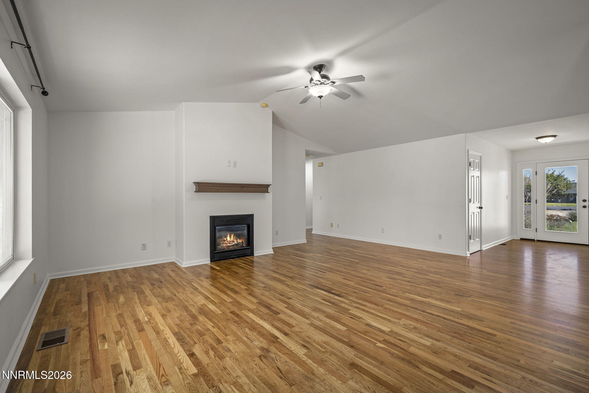 1075 Penelope Drive Property Photo 5