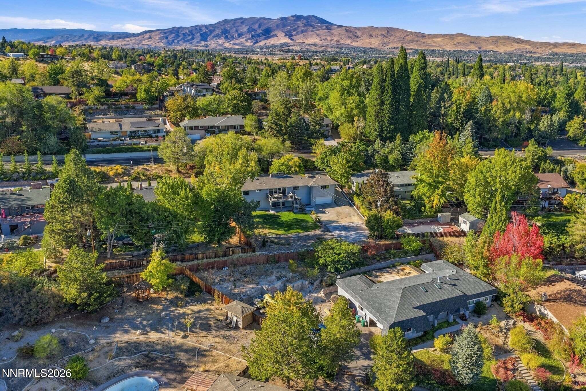 2060 Skyline Boulevard Property Photo 1