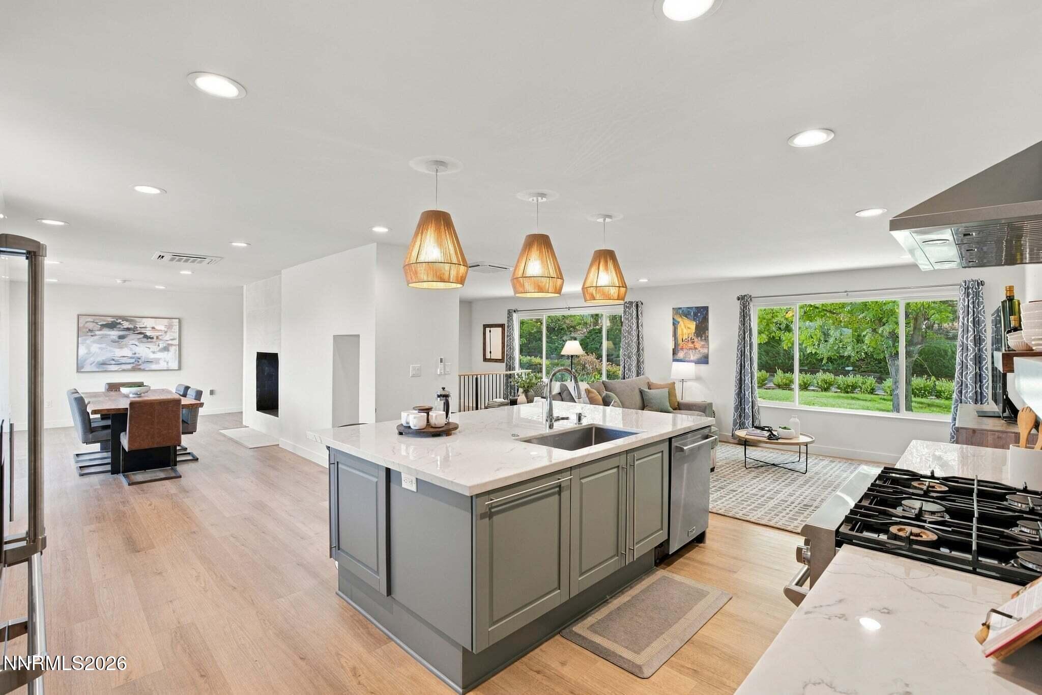 2060 Skyline Boulevard Property Photo 1