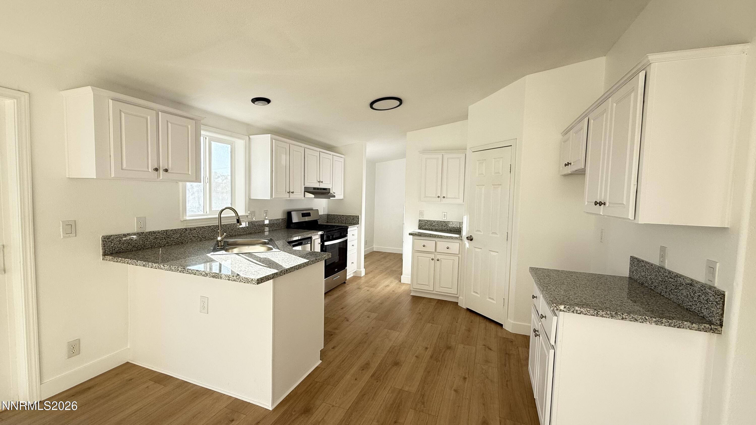 17870 W Aspen Circle Property Photo 4