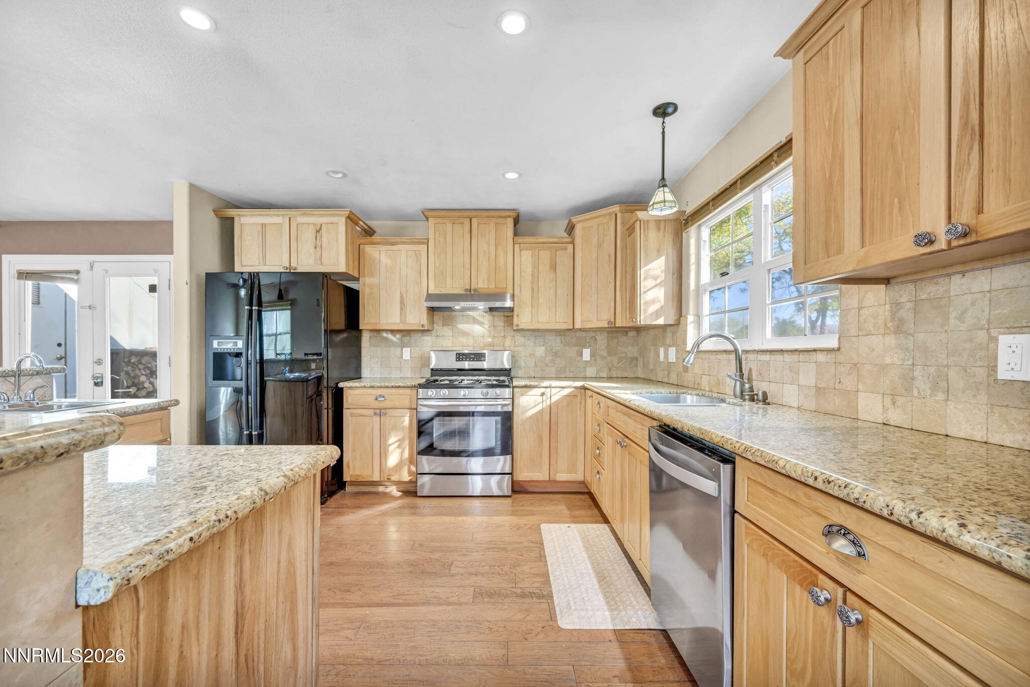 255 Lincoln Highway Property Photo 4