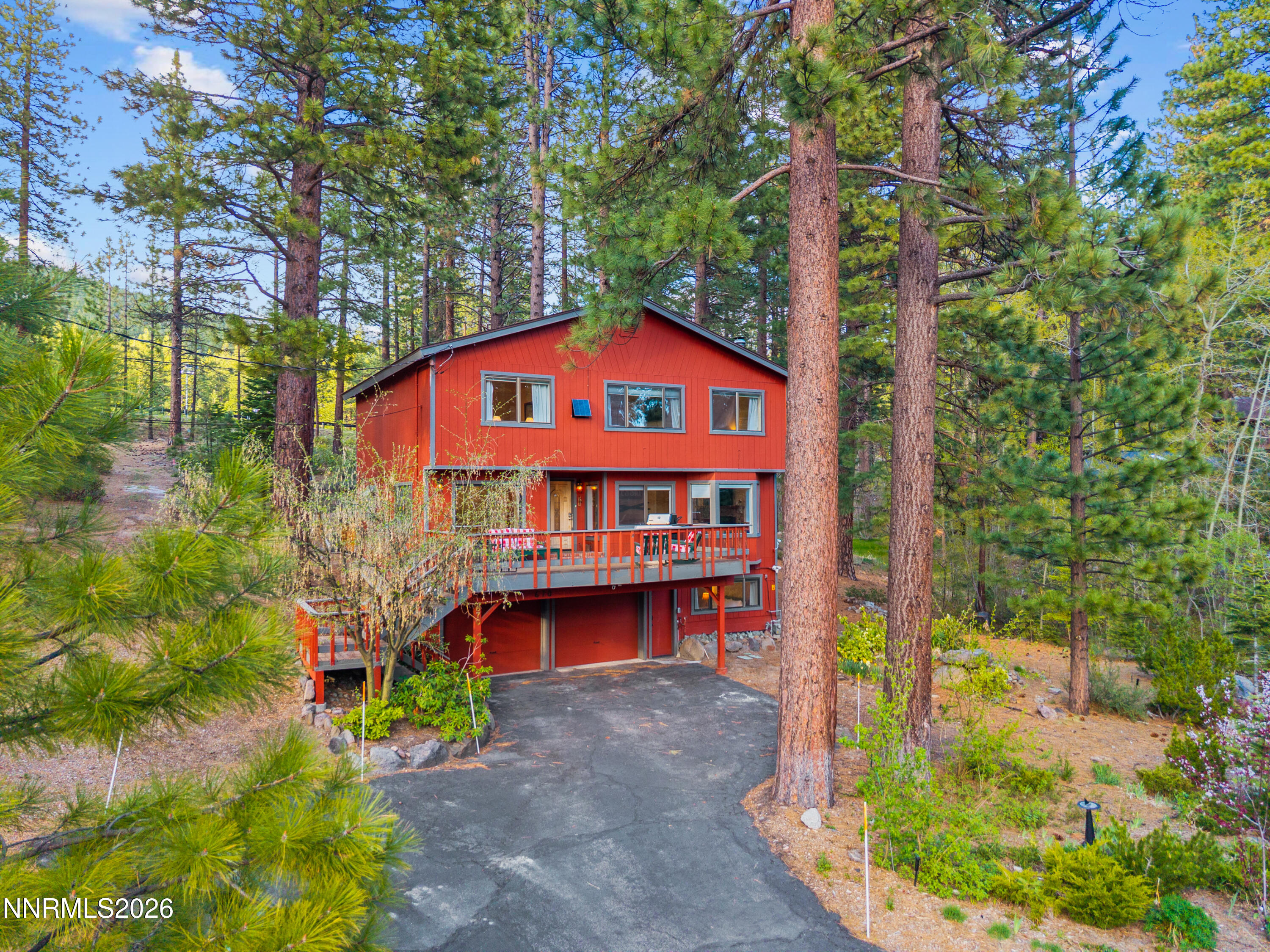 670 Martis Peak Road Property Photo 1