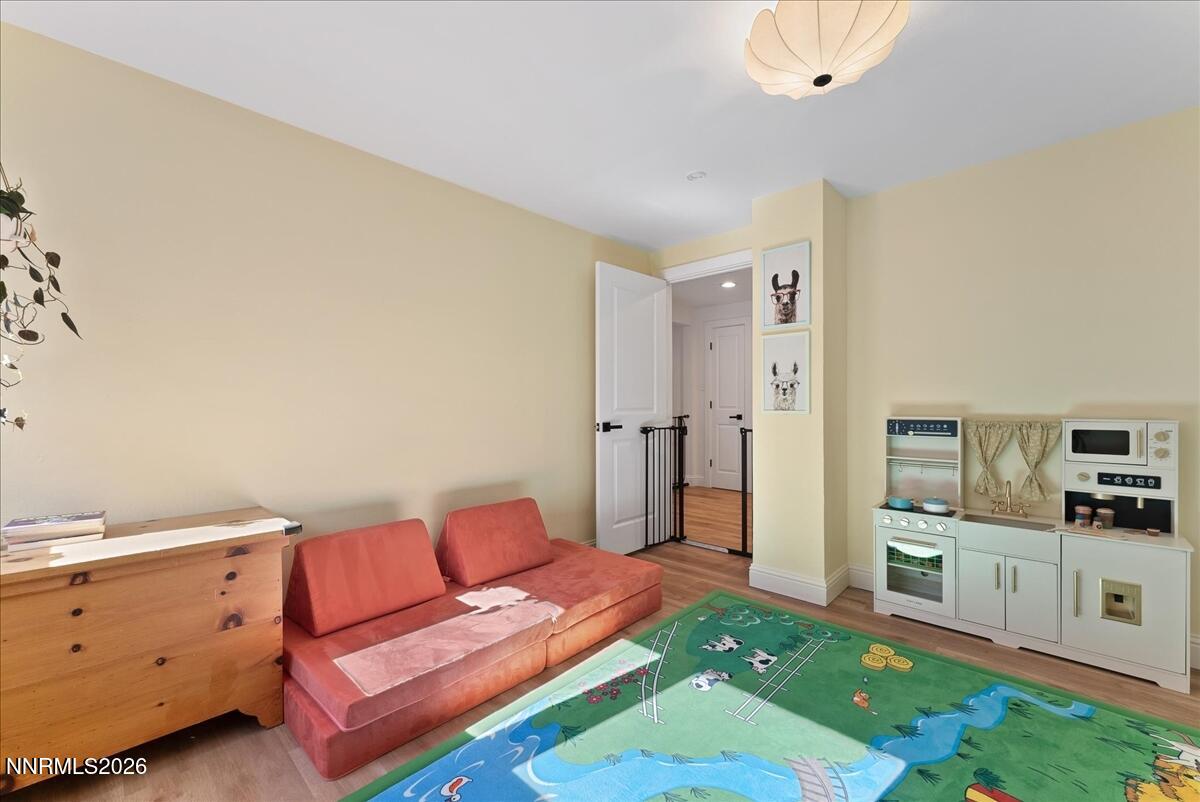 940 Manor Drive Property Photo 20