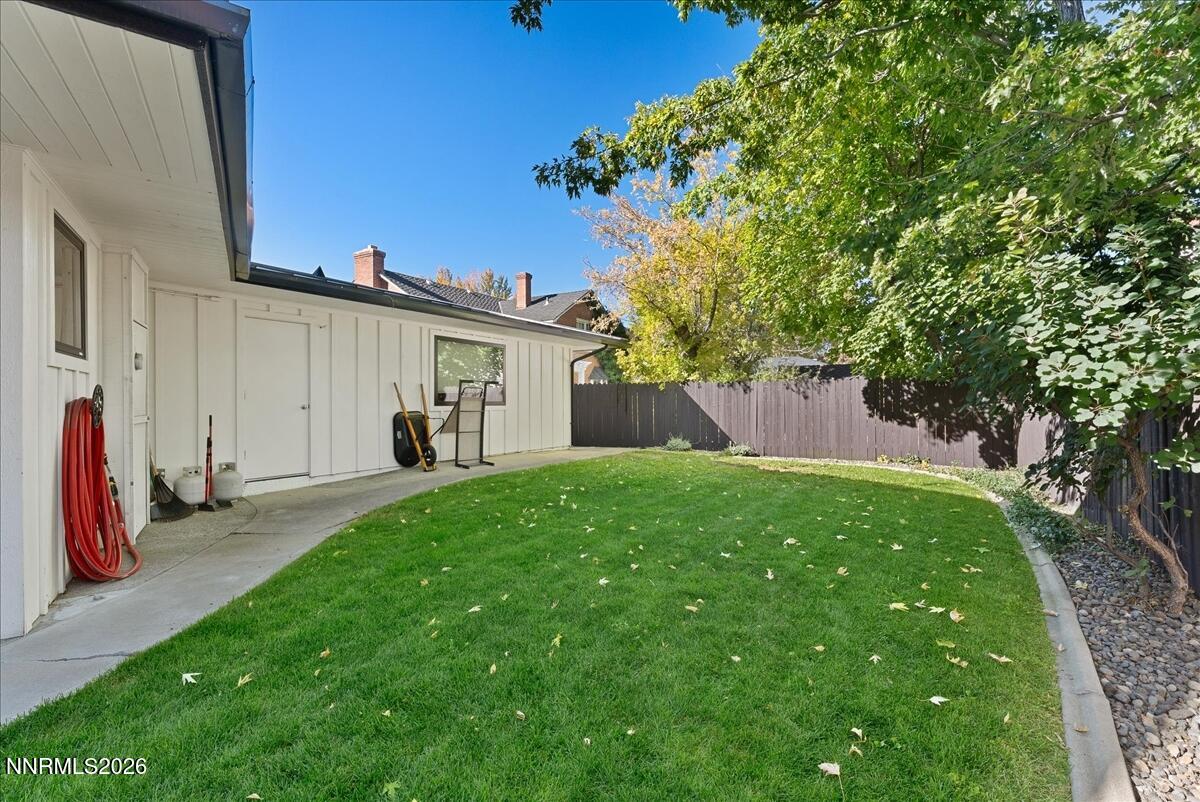 940 Manor Drive Property Photo 35