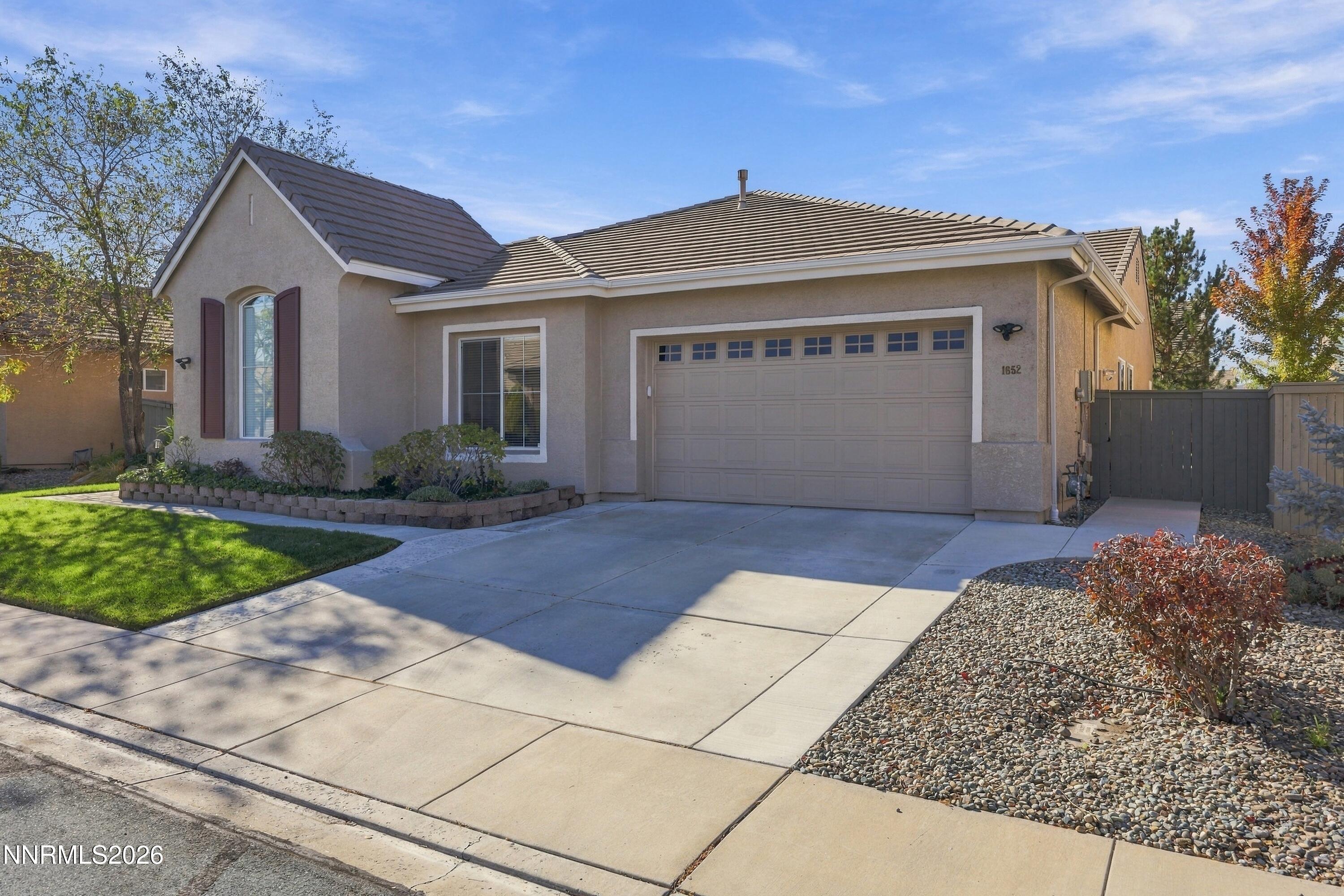 1652 Broadstone Way Property Photo 3