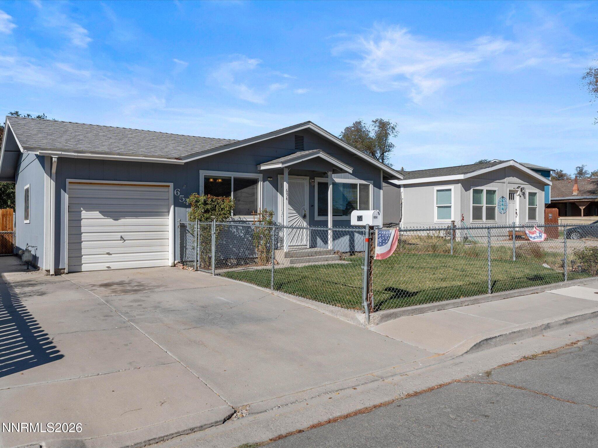 654 Douglas Street Property Photo 1
