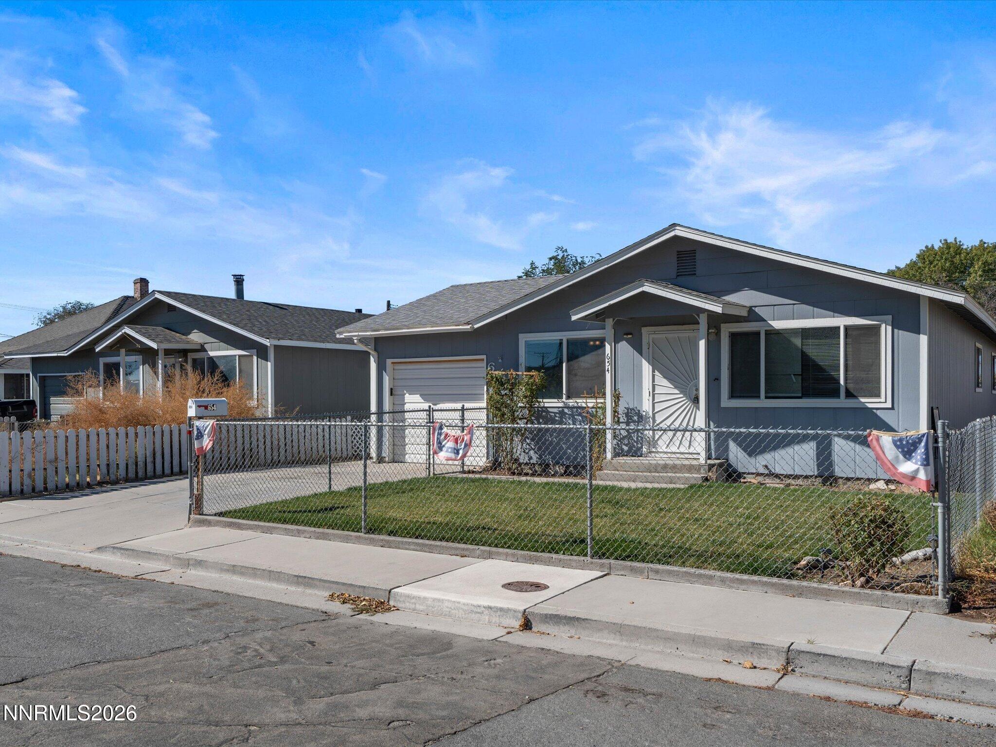 654 Douglas Street Property Photo 2