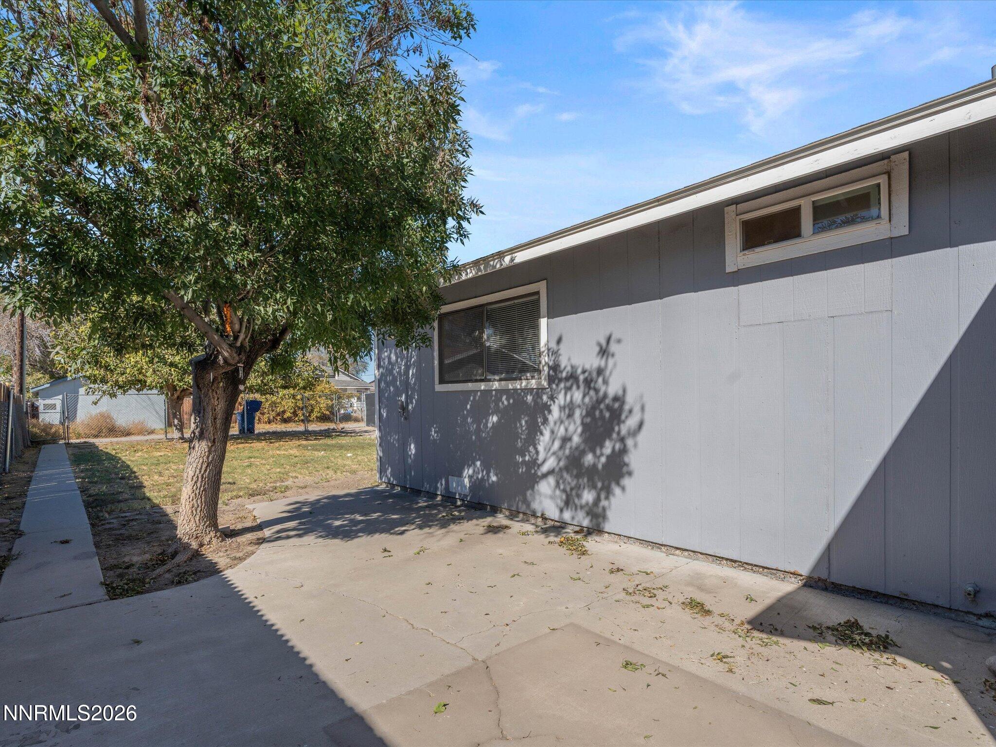 654 Douglas Street Property Photo 21