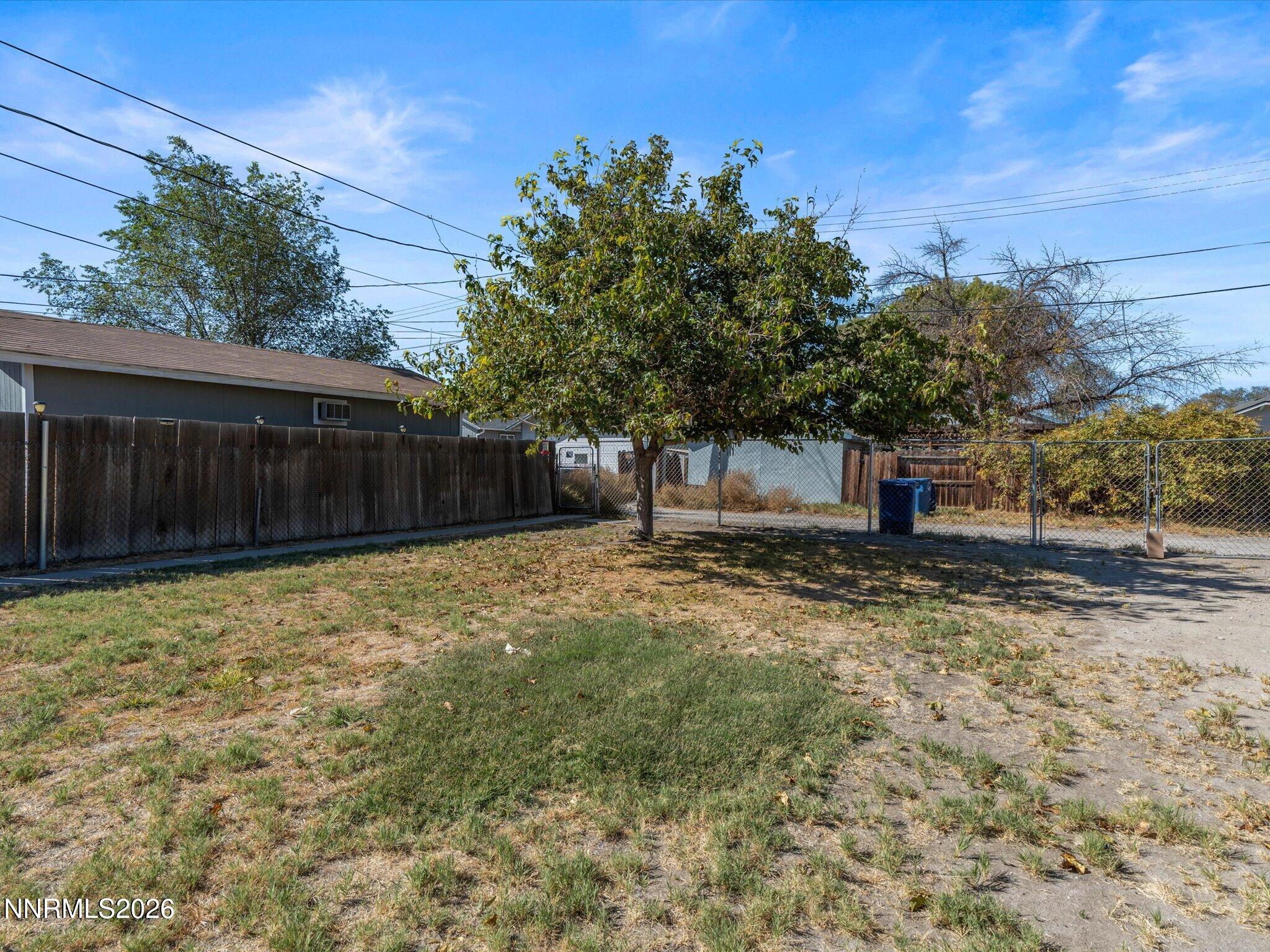 654 Douglas Street Property Photo 24