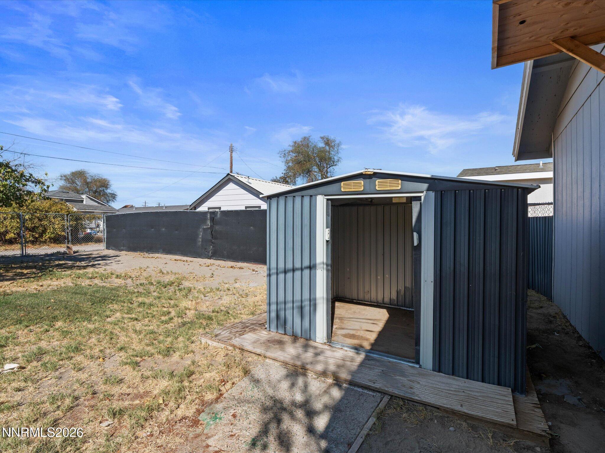 654 Douglas Street Property Photo 25
