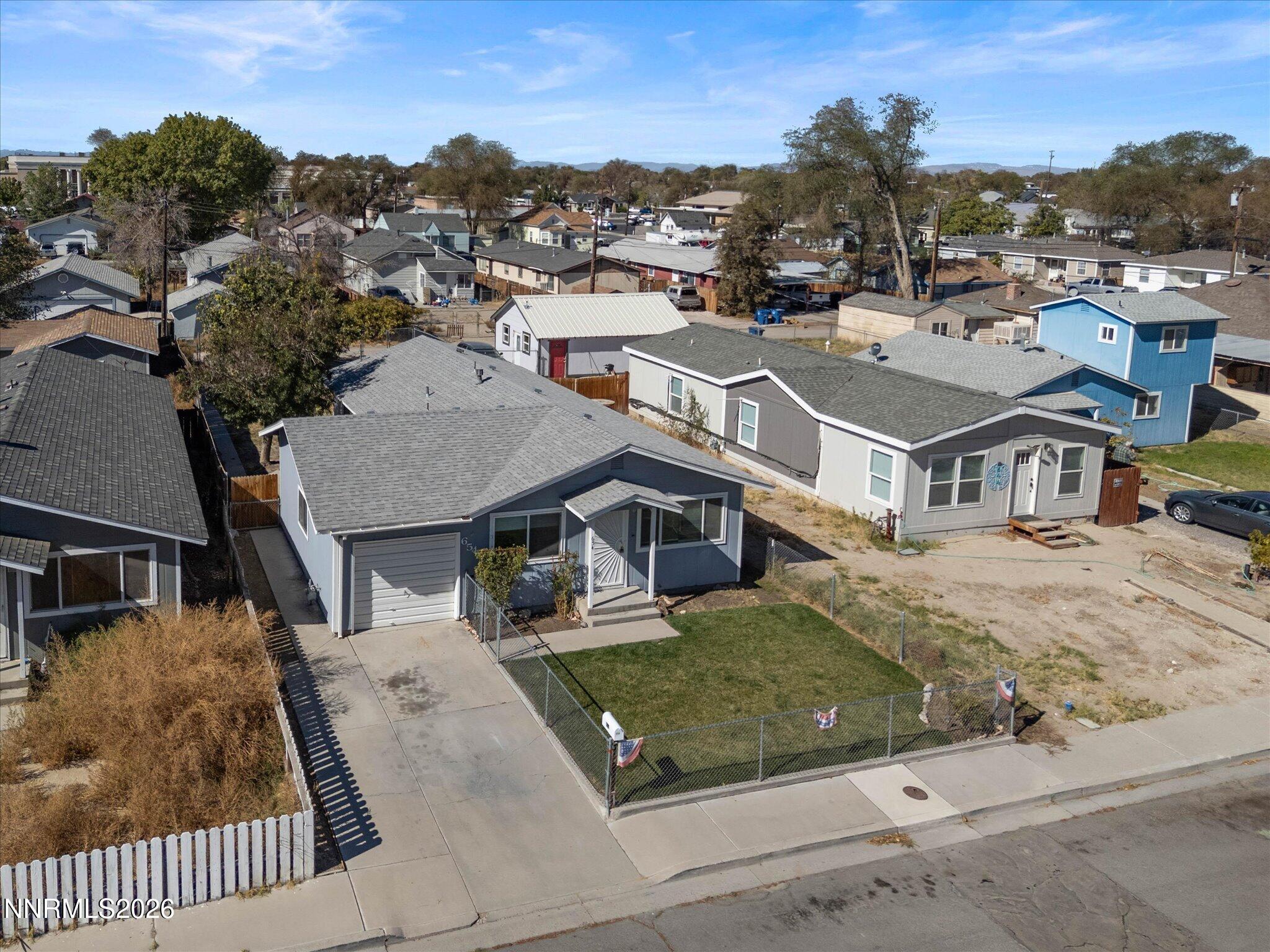 654 Douglas Street Property Photo 26