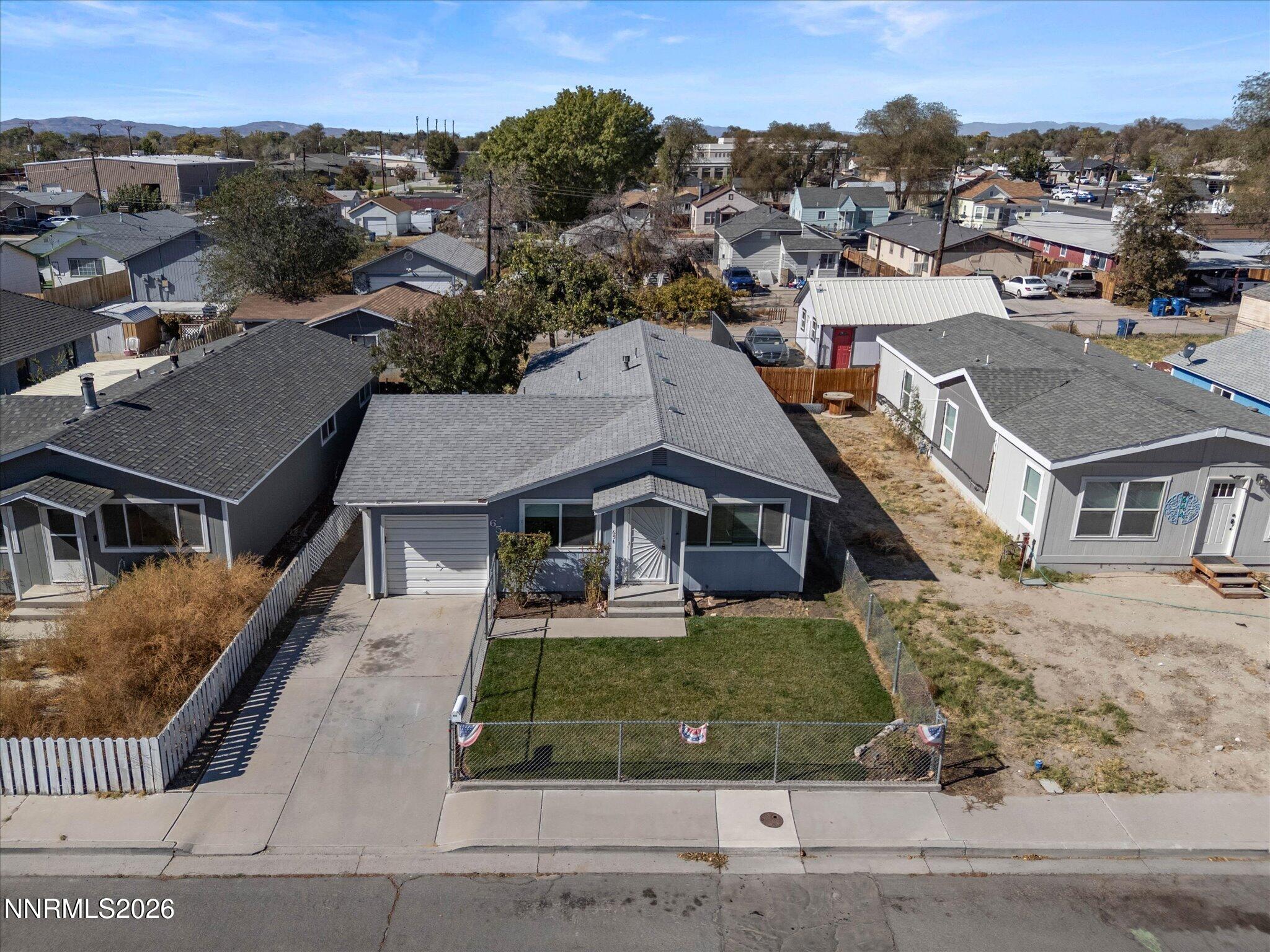 654 Douglas Street Property Photo 27