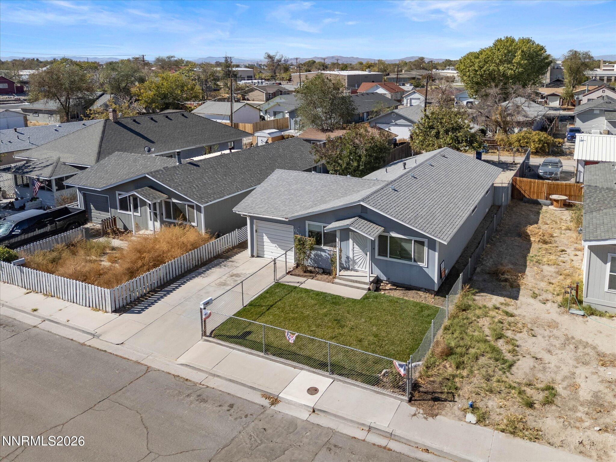 654 Douglas Street Property Photo 28