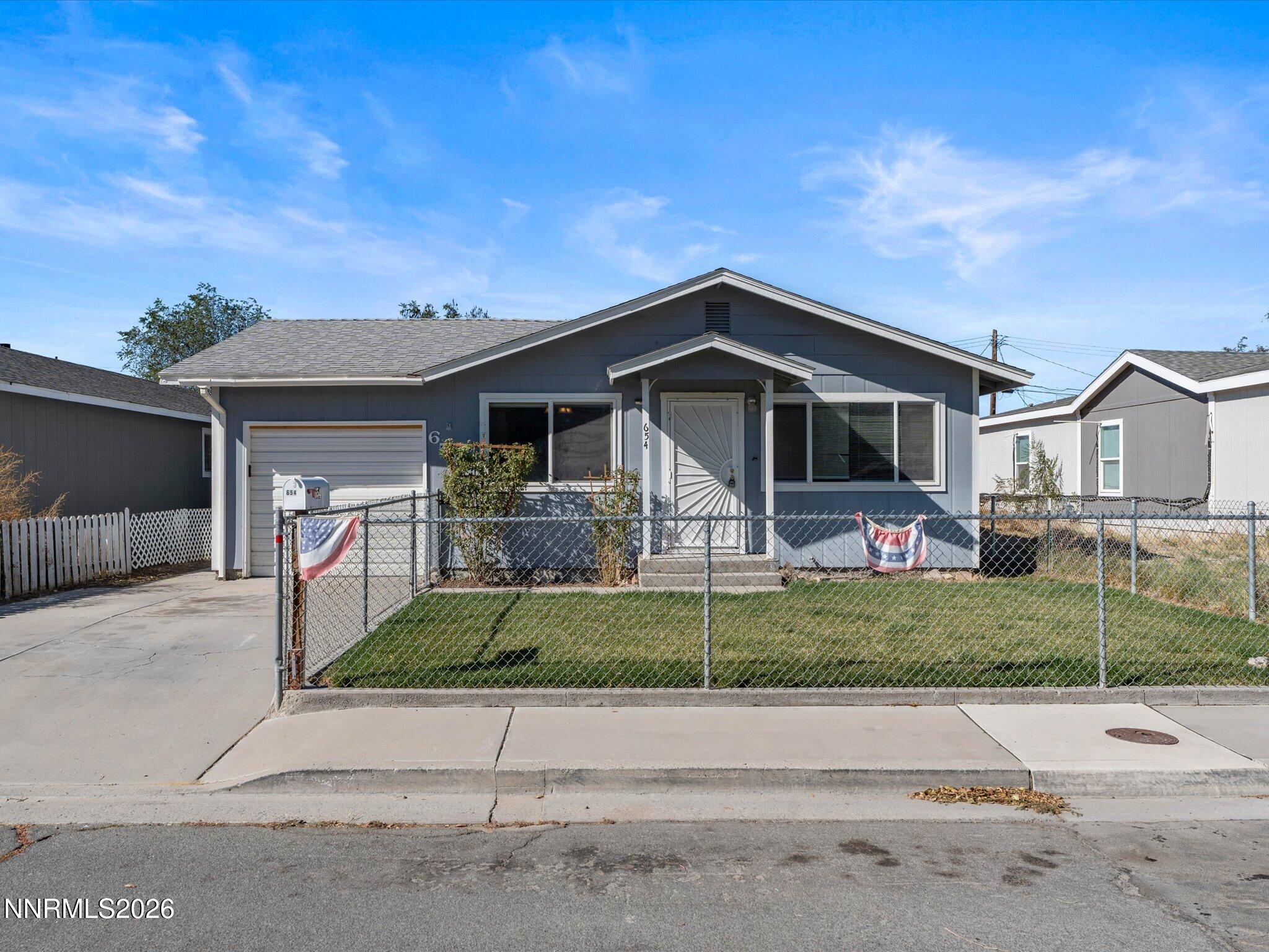 654 Douglas Street Property Photo 37