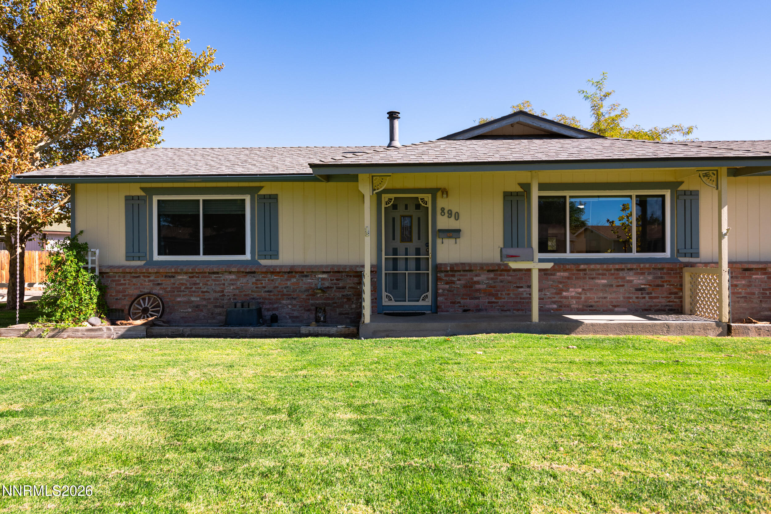890 Sunset Drive Property Photo 1