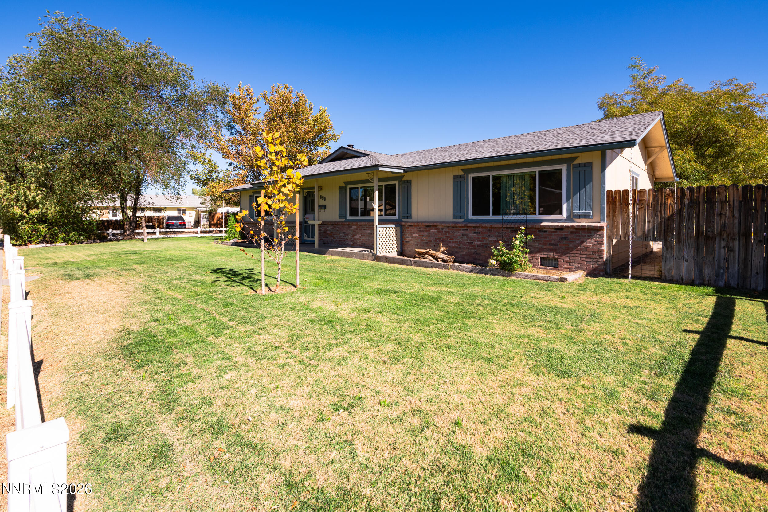 890 Sunset Drive Property Photo 3