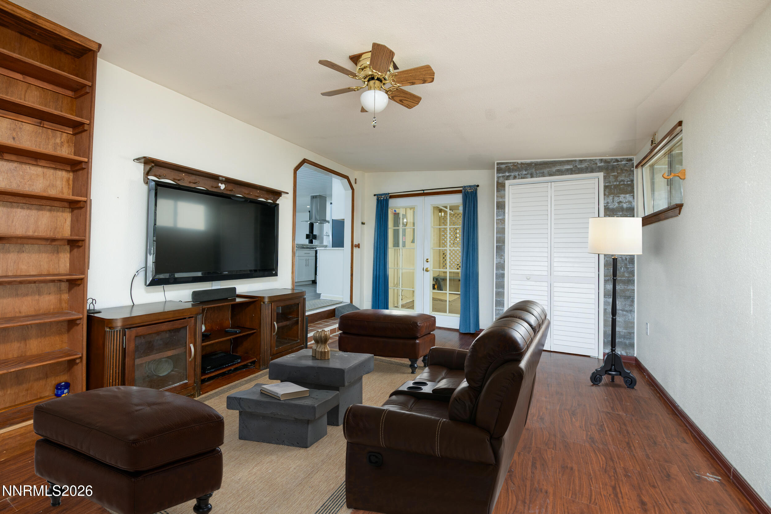 890 Sunset Drive Property Photo 11