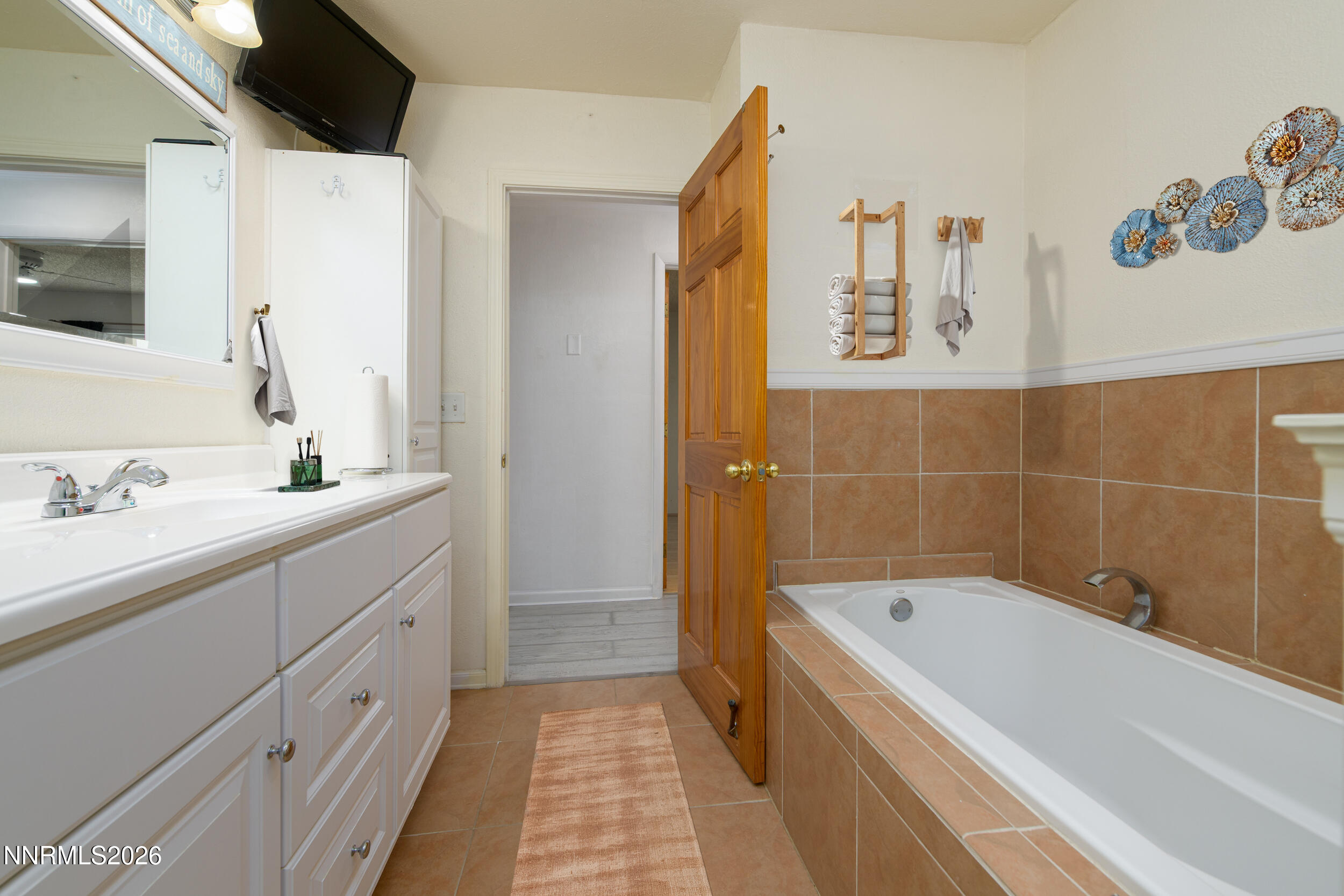 890 Sunset Drive Property Photo 28