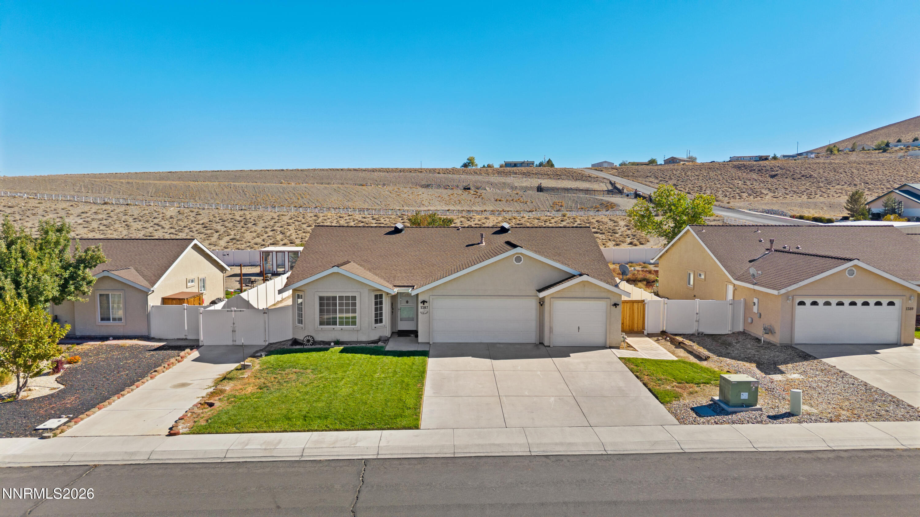 1387 White Bluffs Circle Property Photo 1