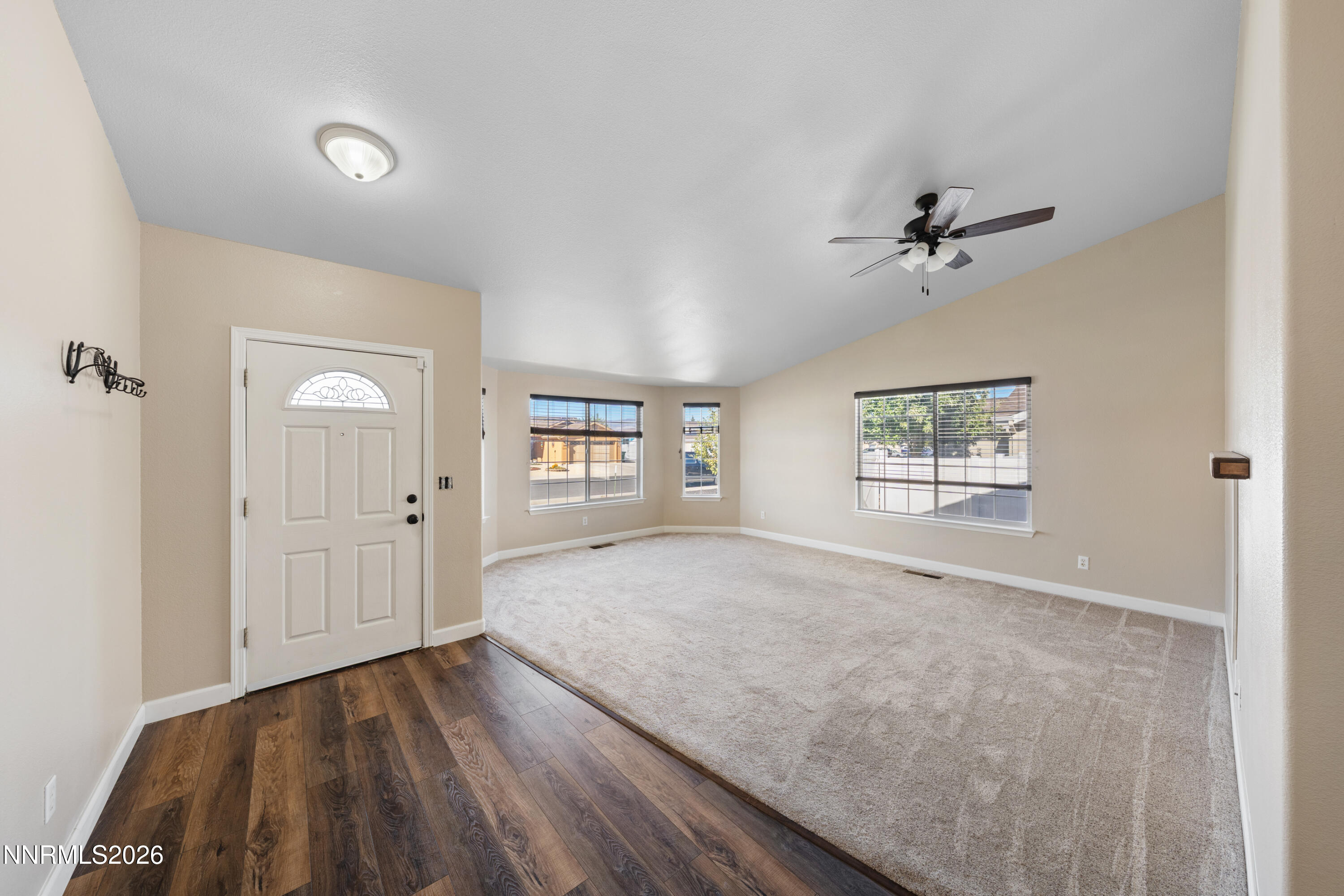 1387 White Bluffs Circle Property Photo 5