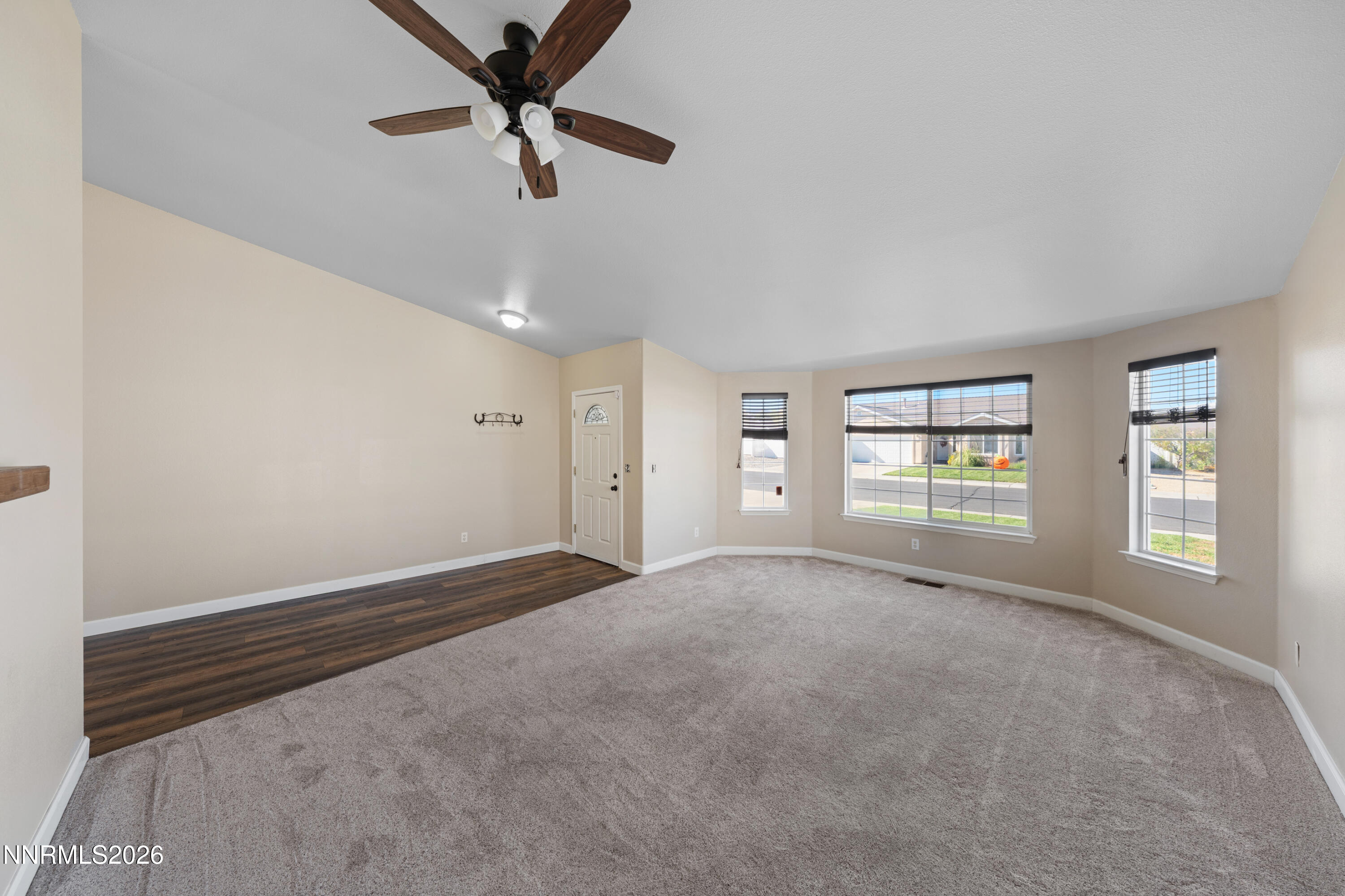 1387 White Bluffs Circle Property Photo 6