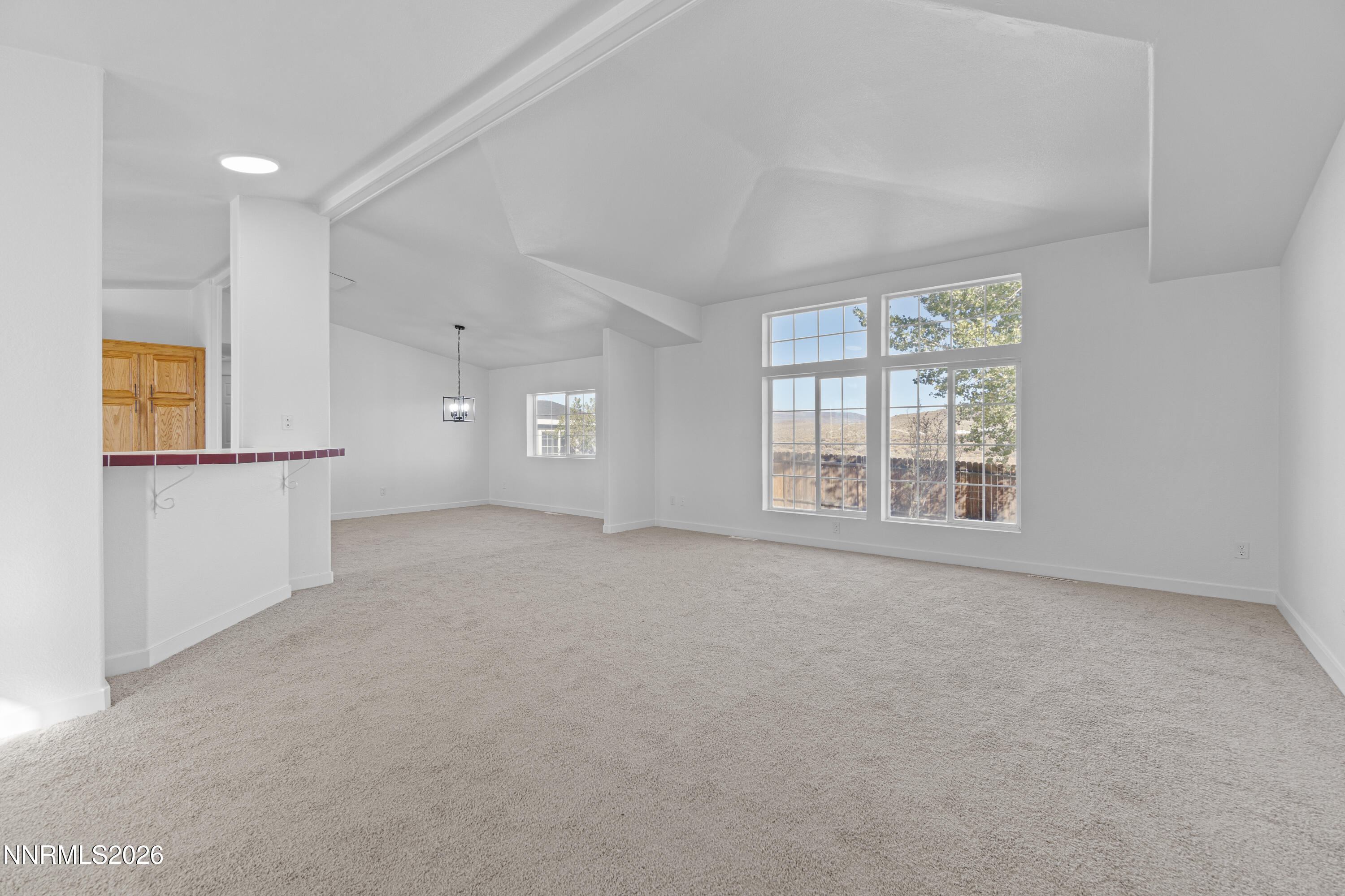 2590 E 4th Street Property Photo 9