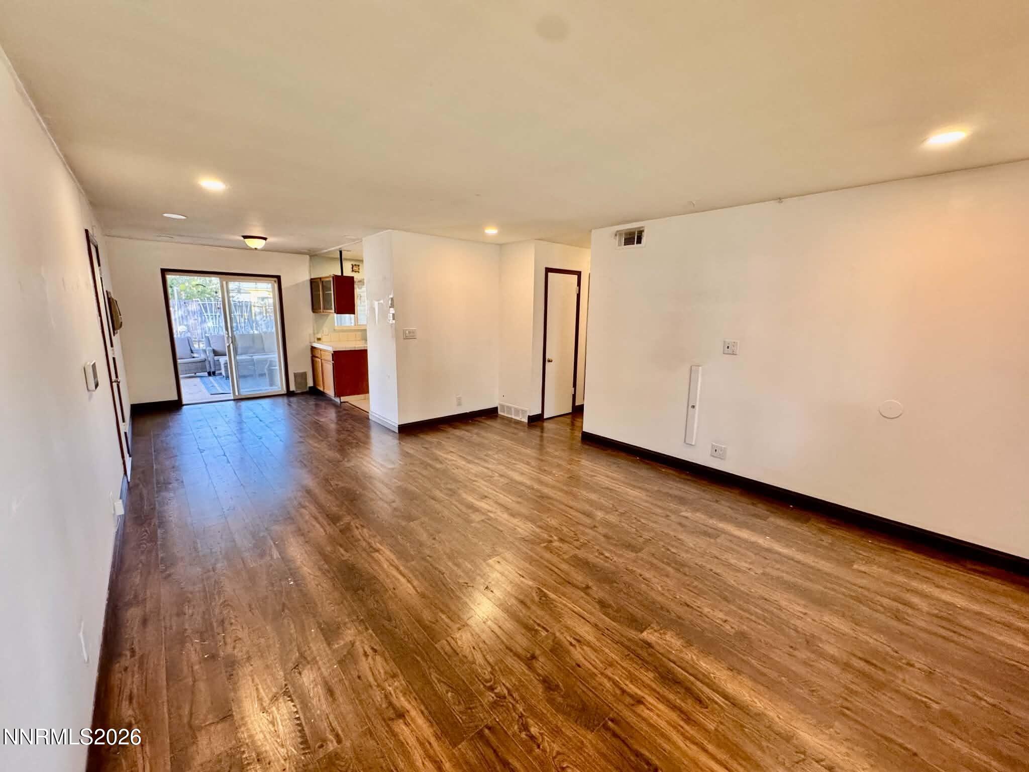 330 Richards Way Property Photo 4