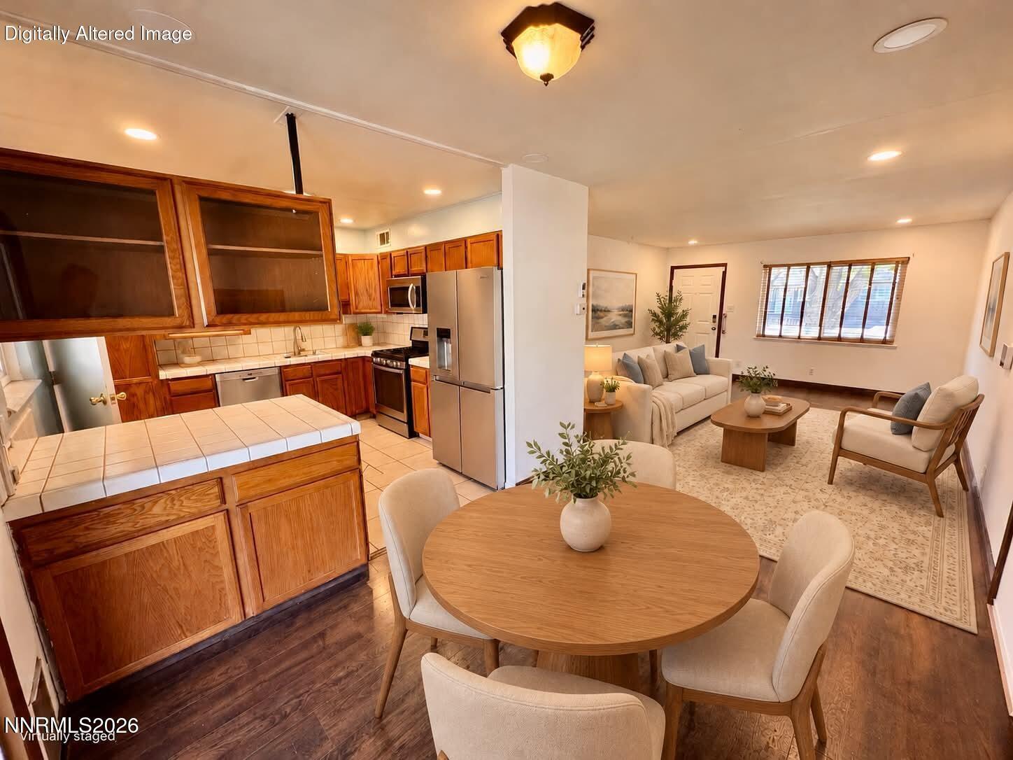 330 Richards Way Property Photo 6