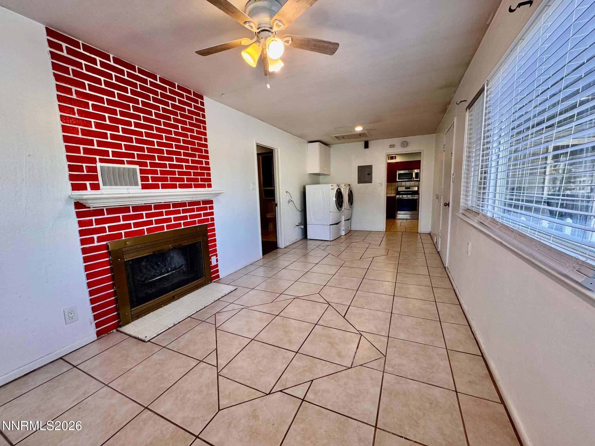 330 Richards Way Property Photo 12