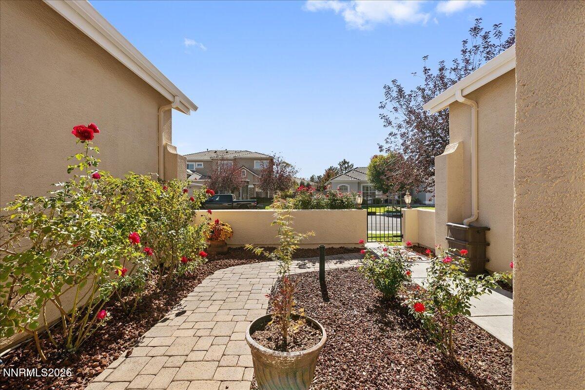 1627 Gemtown Drive Property Photo 5