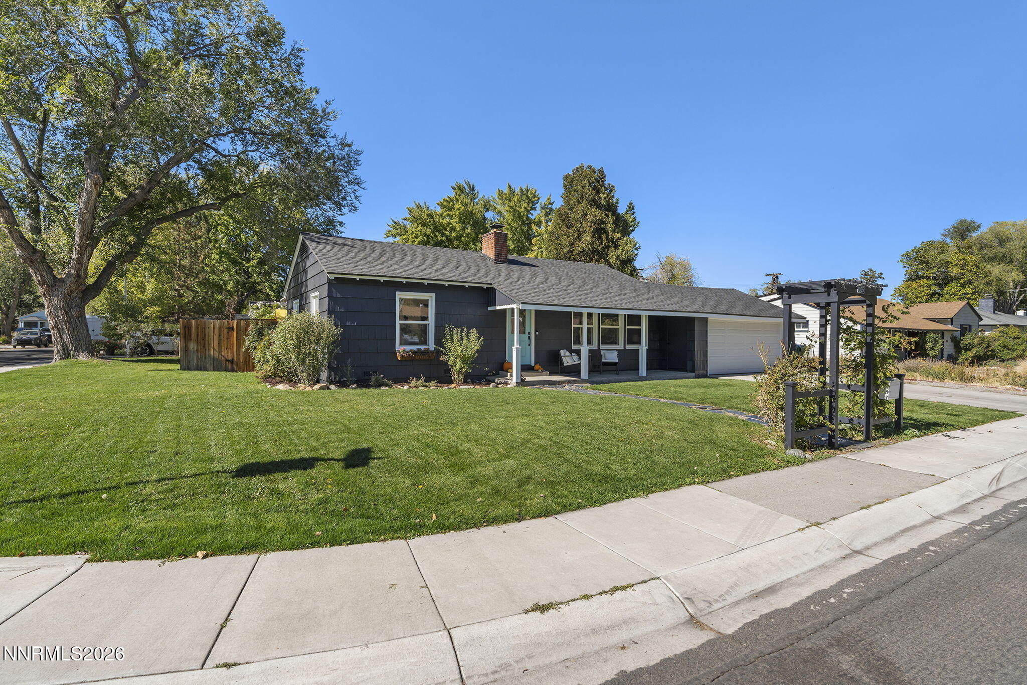 1055 Primrose Street Property Photo 2