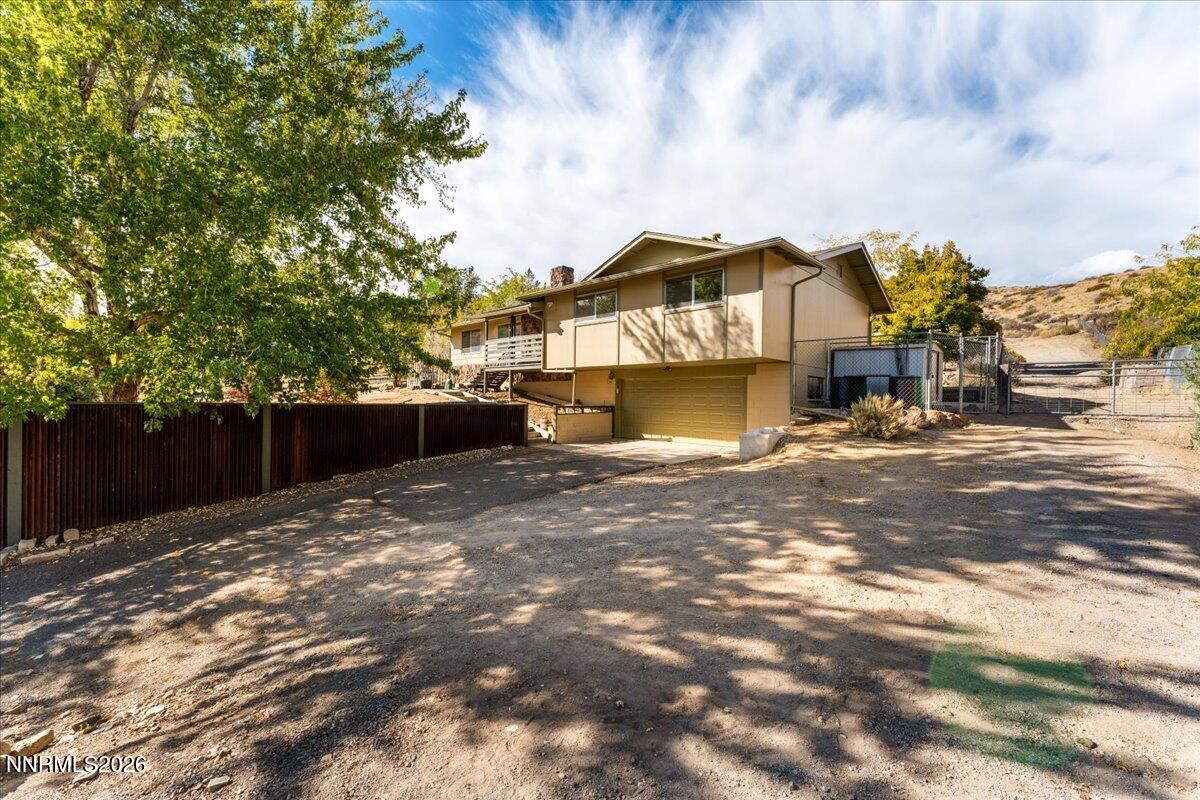 305 Steamboat Court Property Photo 5