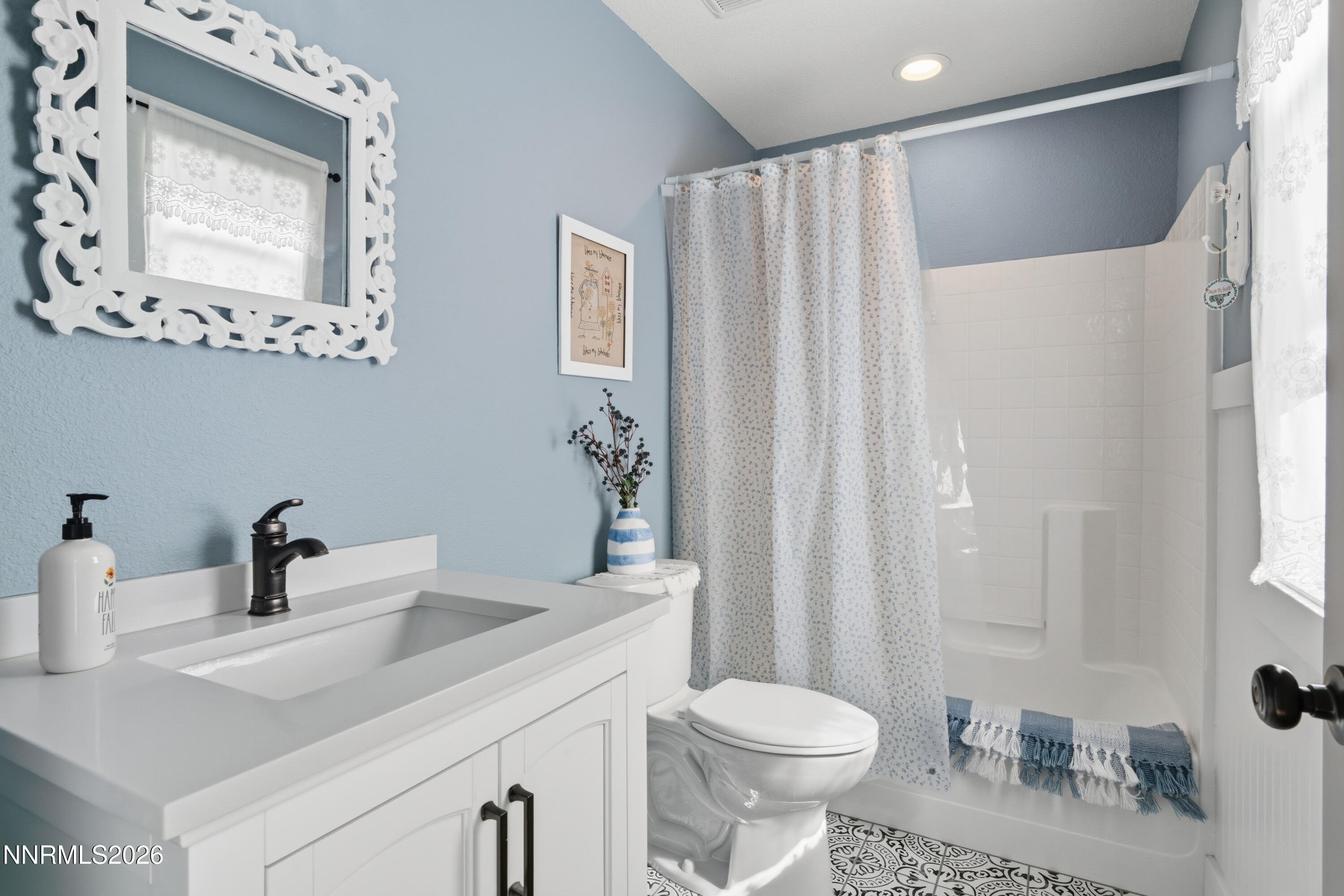 1752 Tulip Court Property Photo 6