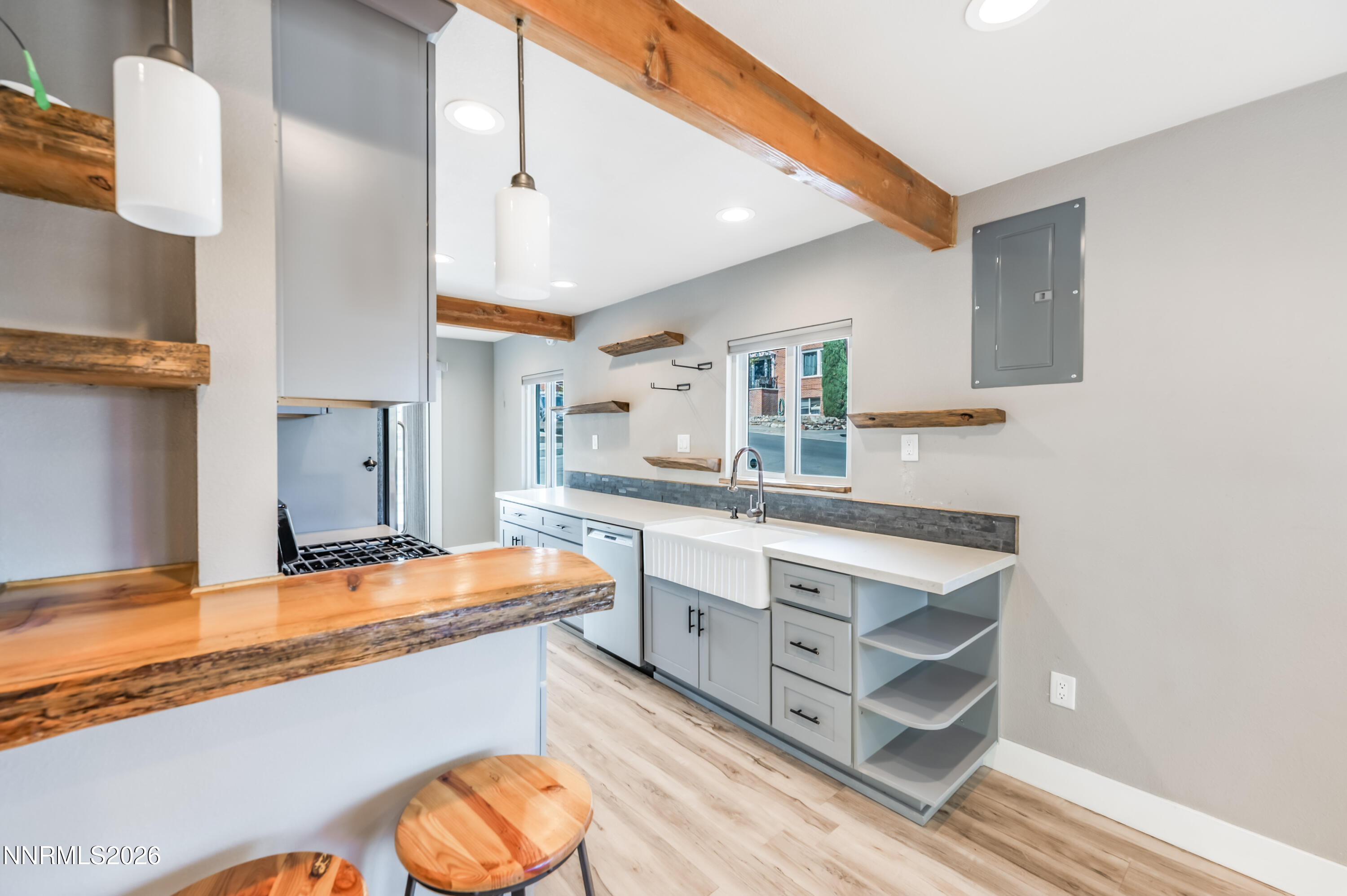 805 Forest Street Property Photo 4