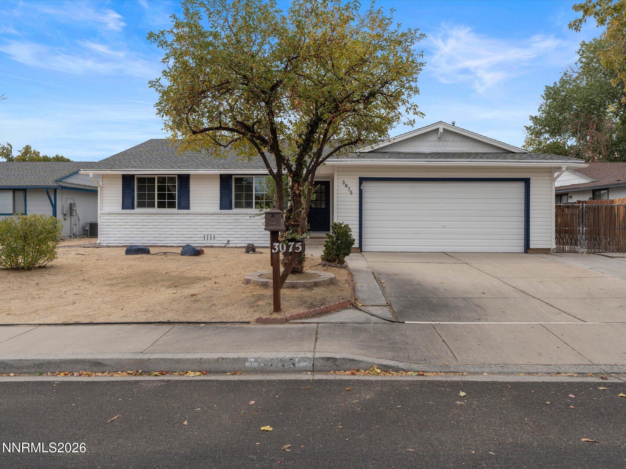 3075 Round Mountain Road Property Photo 1