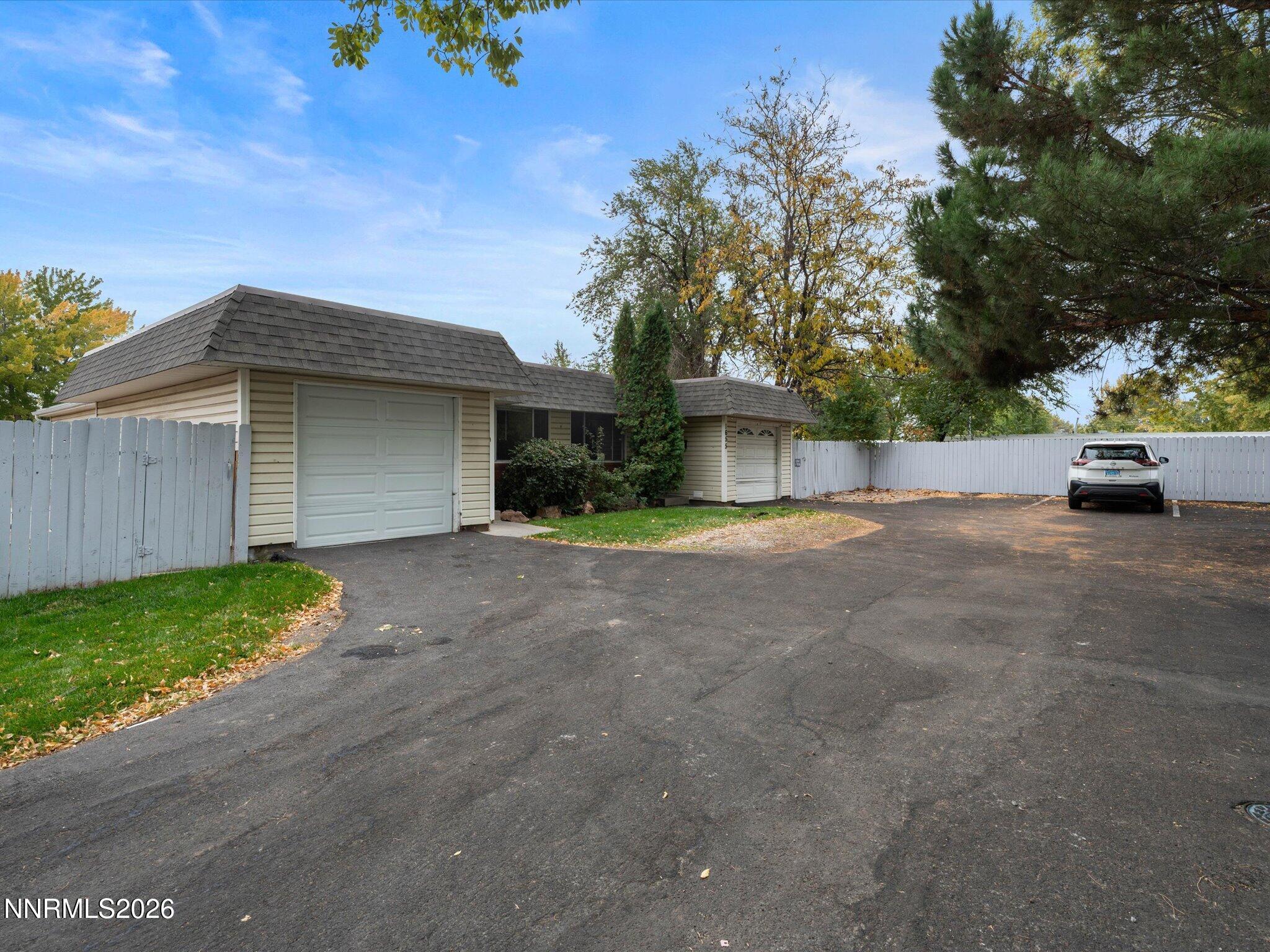 1657 Gault Way Property Photo 1