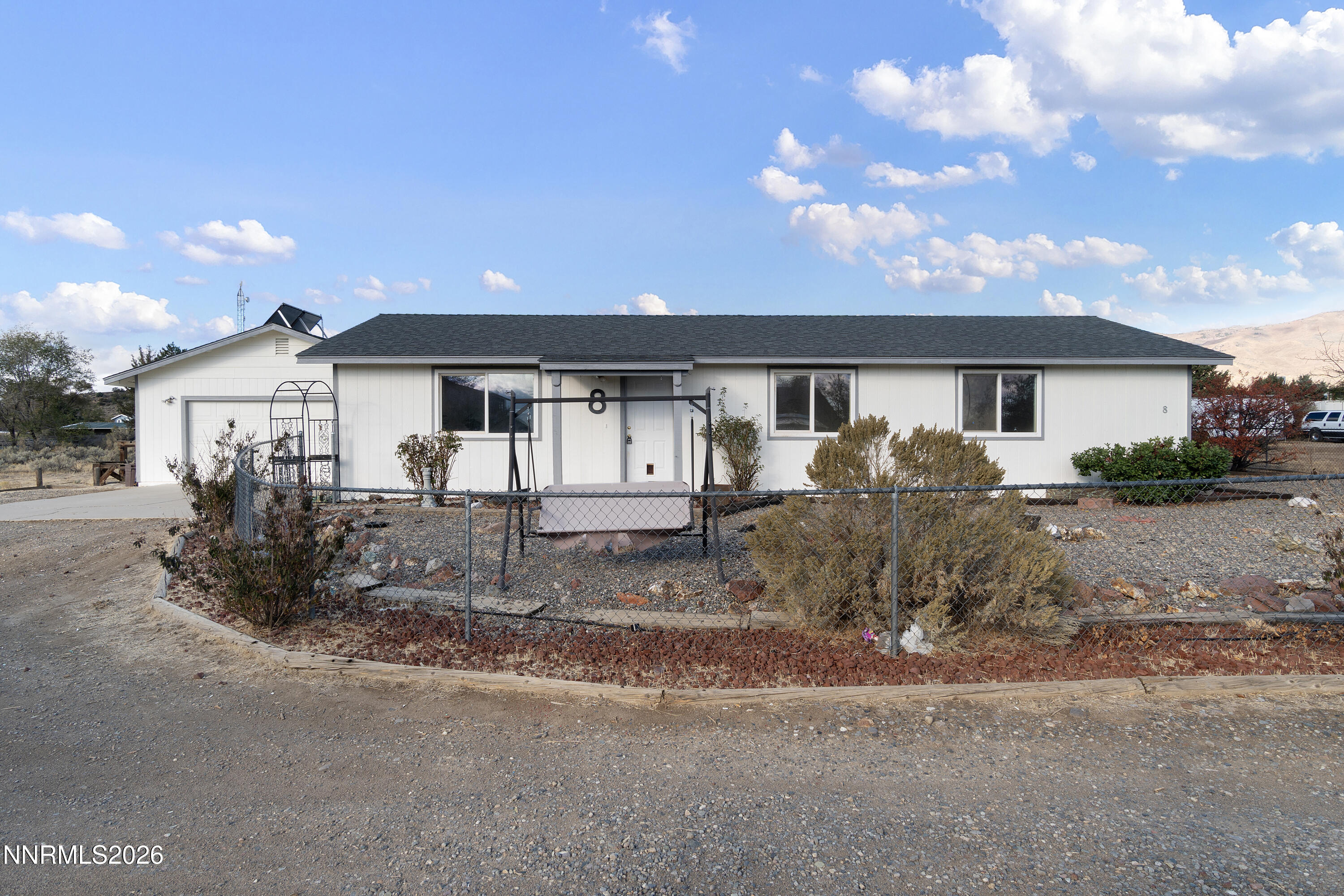 8 Jeanette Circle Property Photo 4