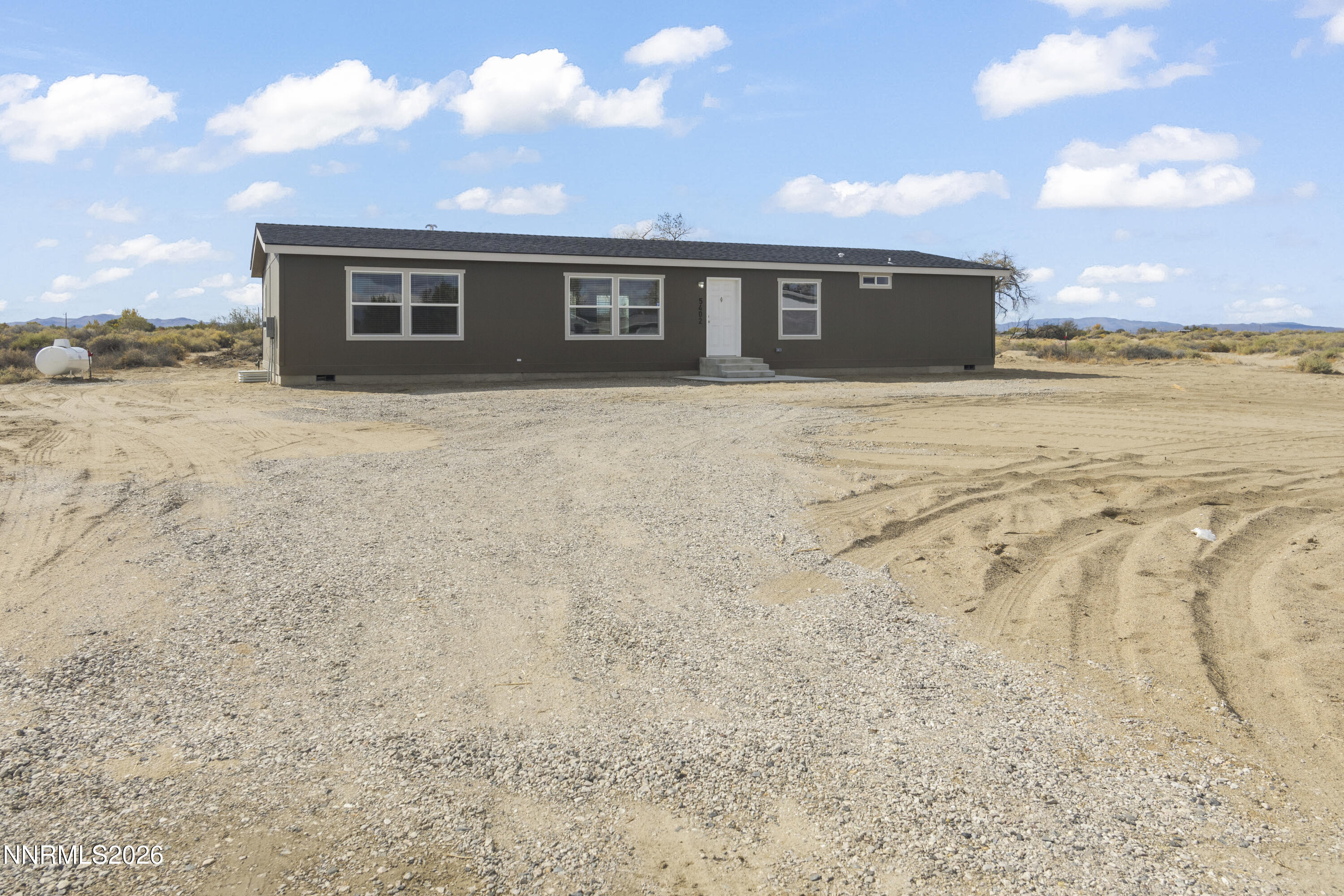 5402 Desert Hills Loop Property Photo 1