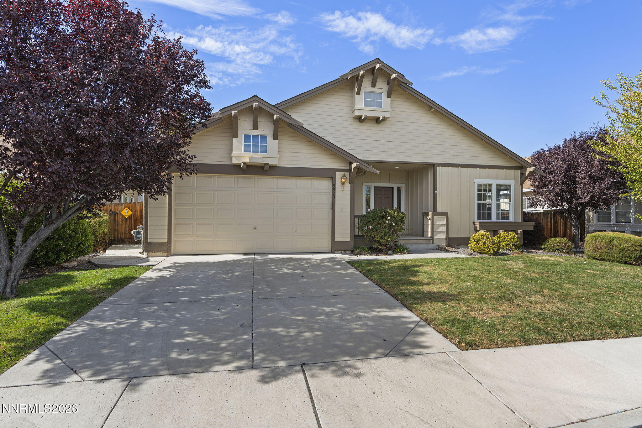 5573 Knoll View Way Property Photo 1