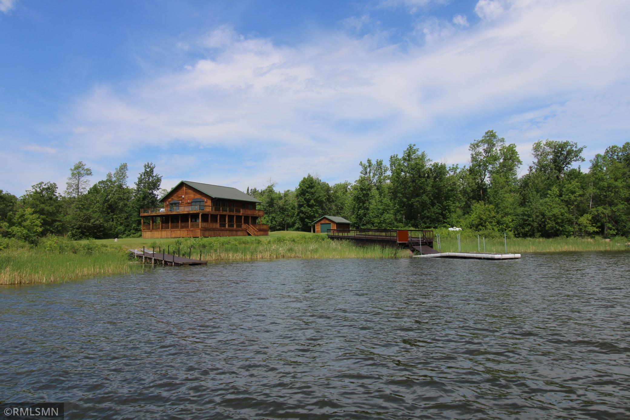 1526 Flag Island Property Photo 4