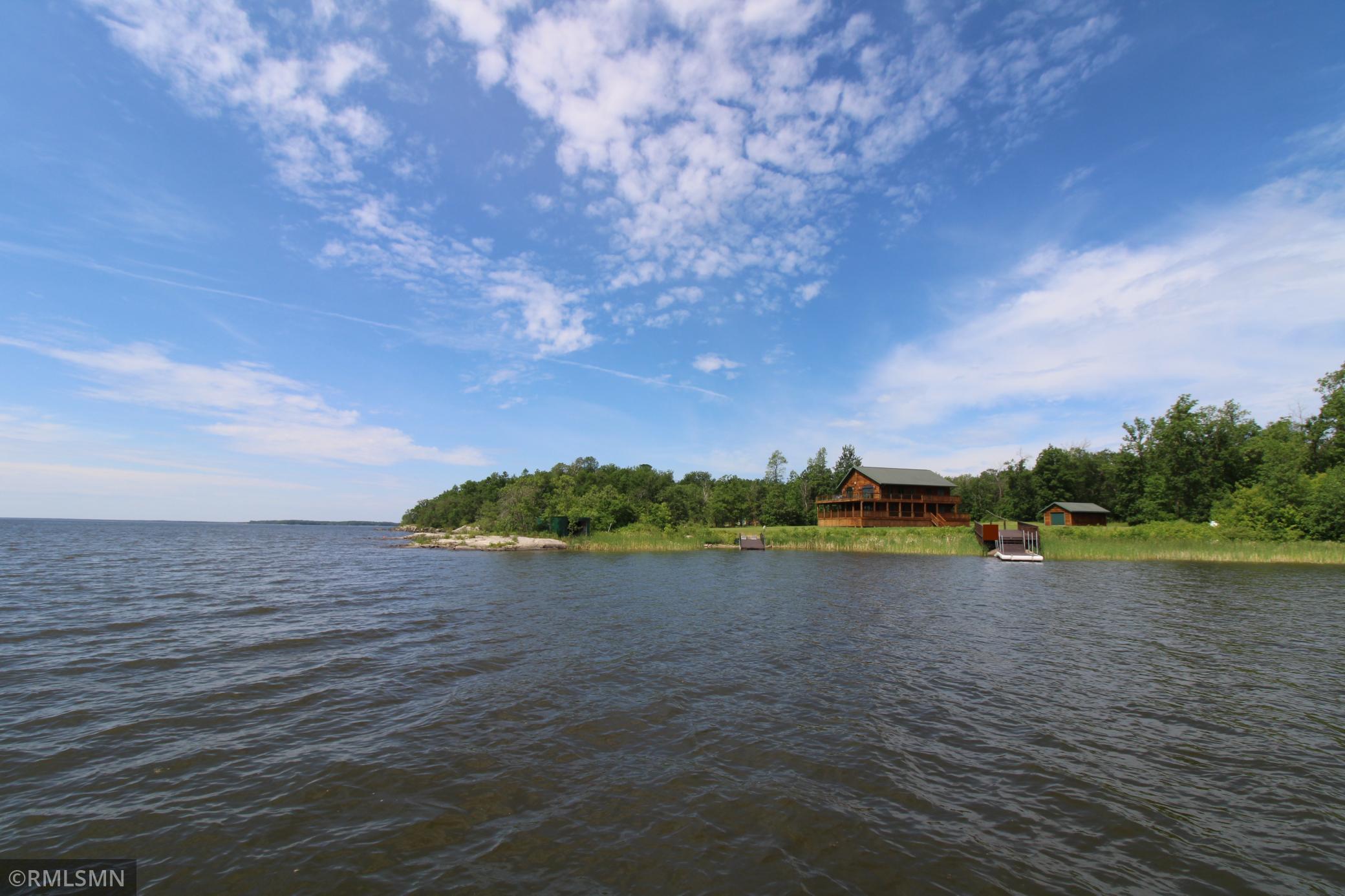 1526 Flag Island Property Photo 5