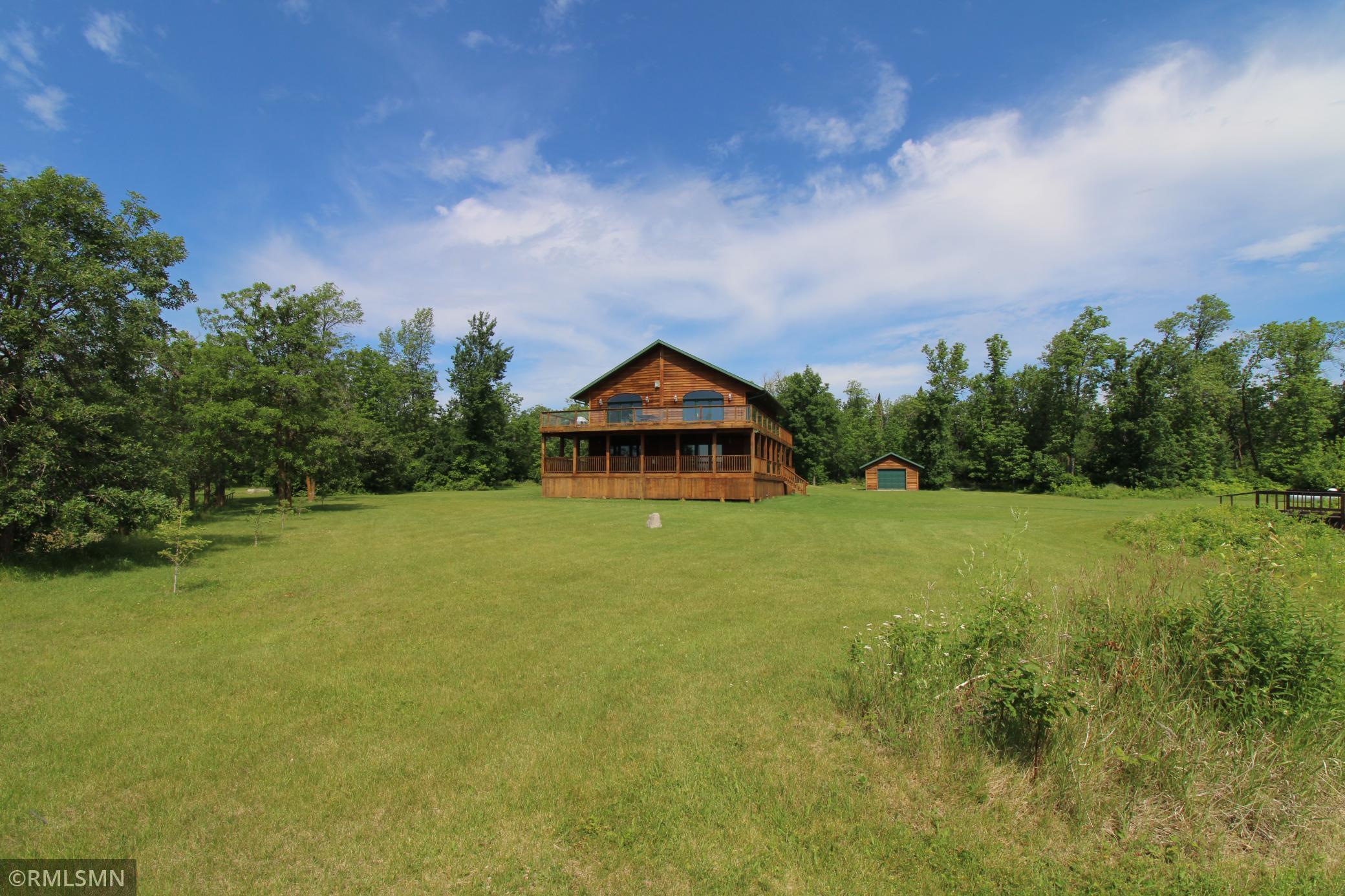 1526 Flag Island Property Photo 6