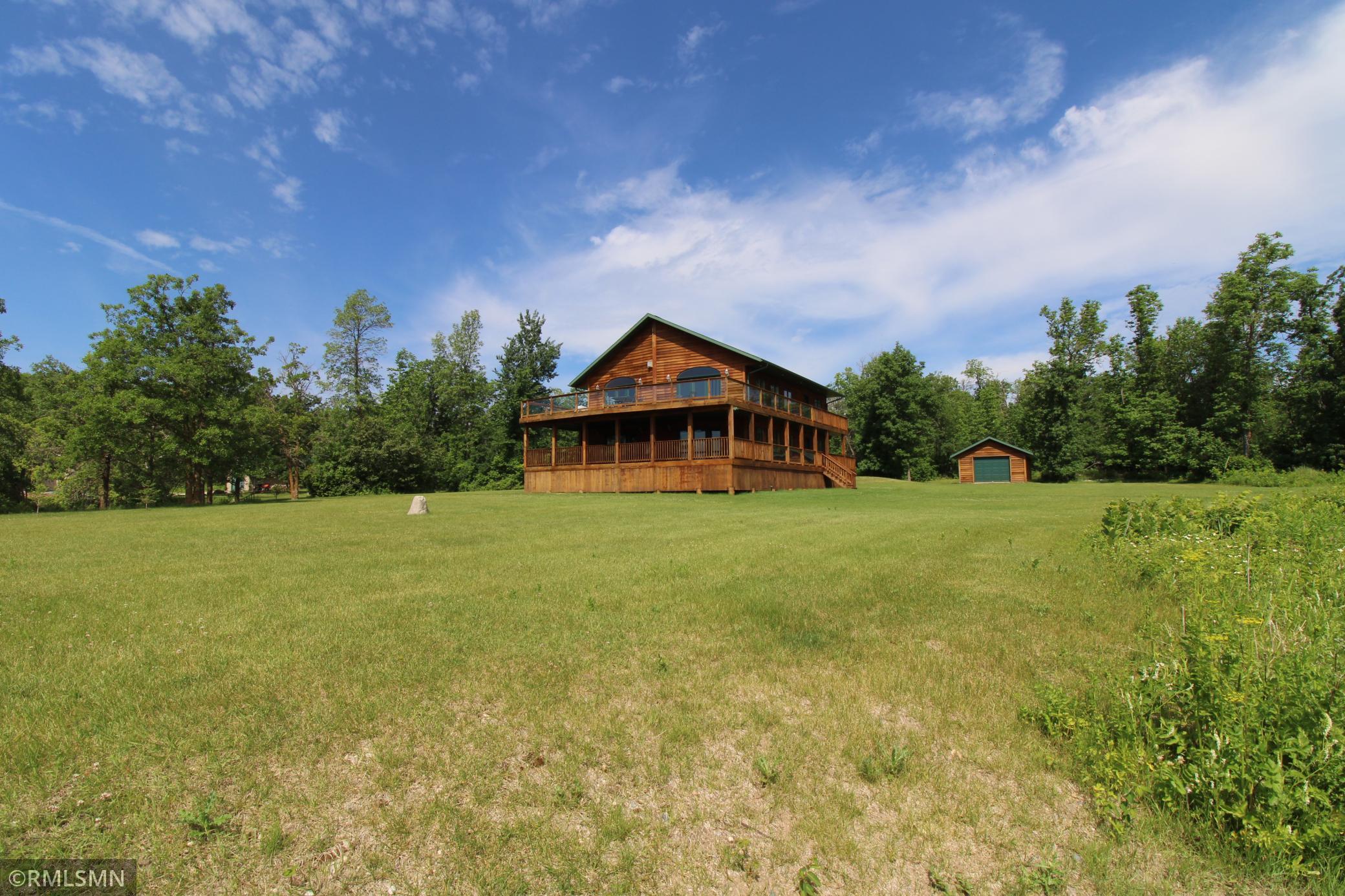 1526 Flag Island Property Photo 7