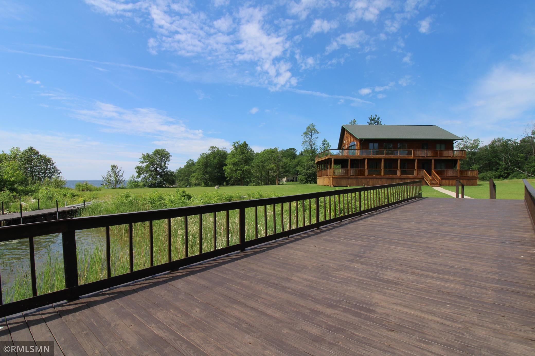 1526 Flag Island Property Photo 8