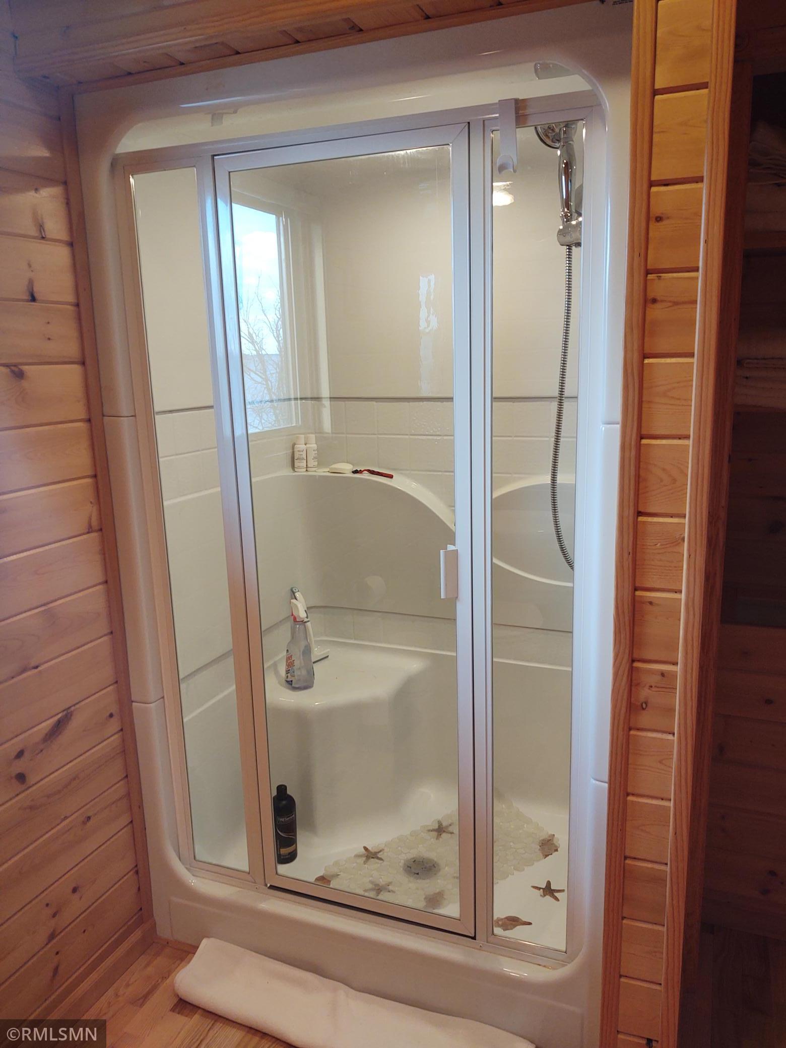 1526 Flag Island Property Photo 25