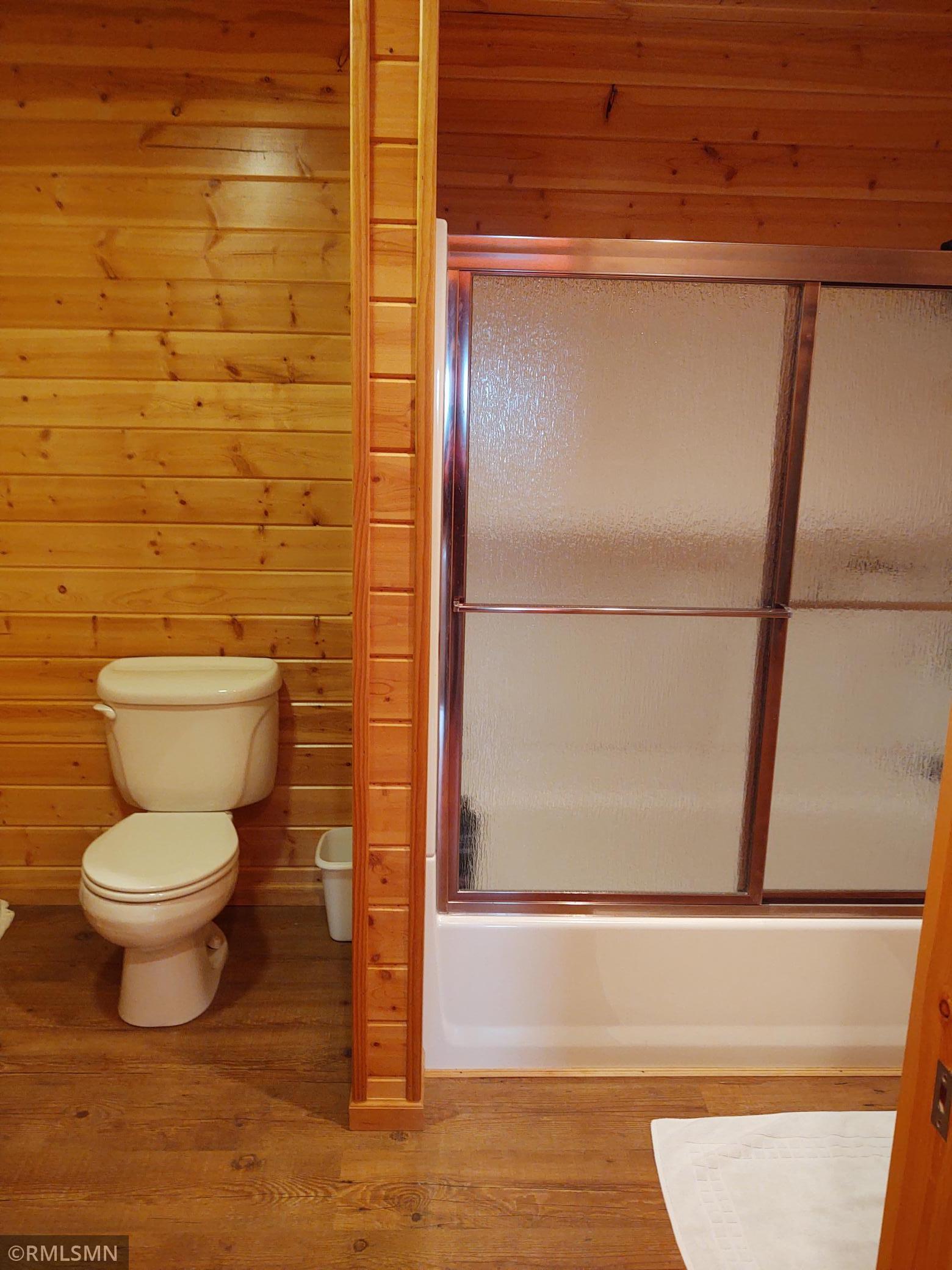 1526 Flag Island Property Photo 29