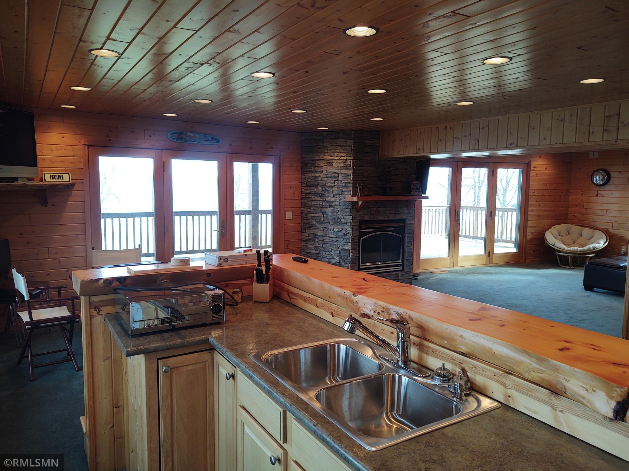 1526 Flag Island Property Photo 31